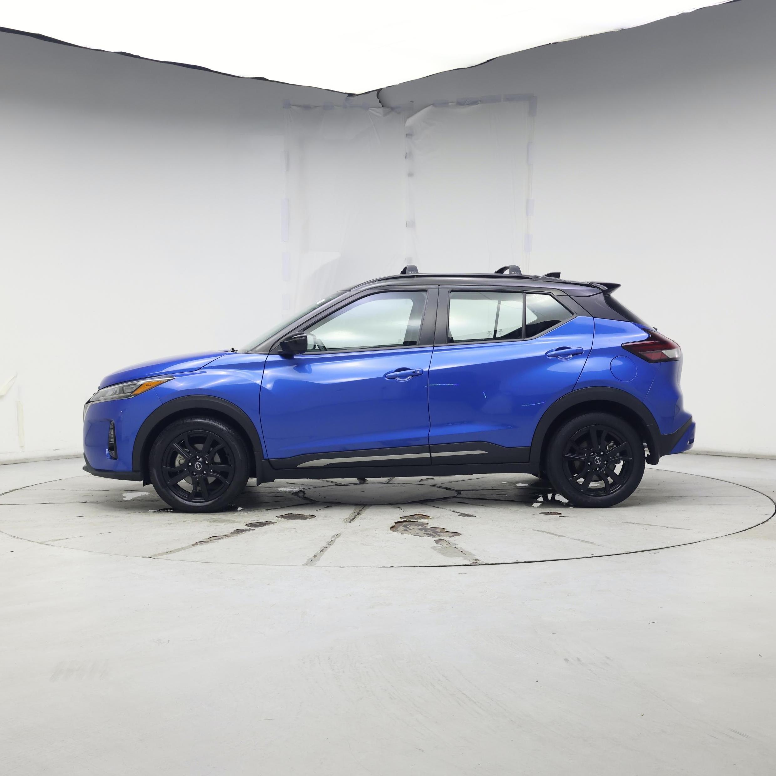 Thumbnail: 2023 Nissan Kicks - 3