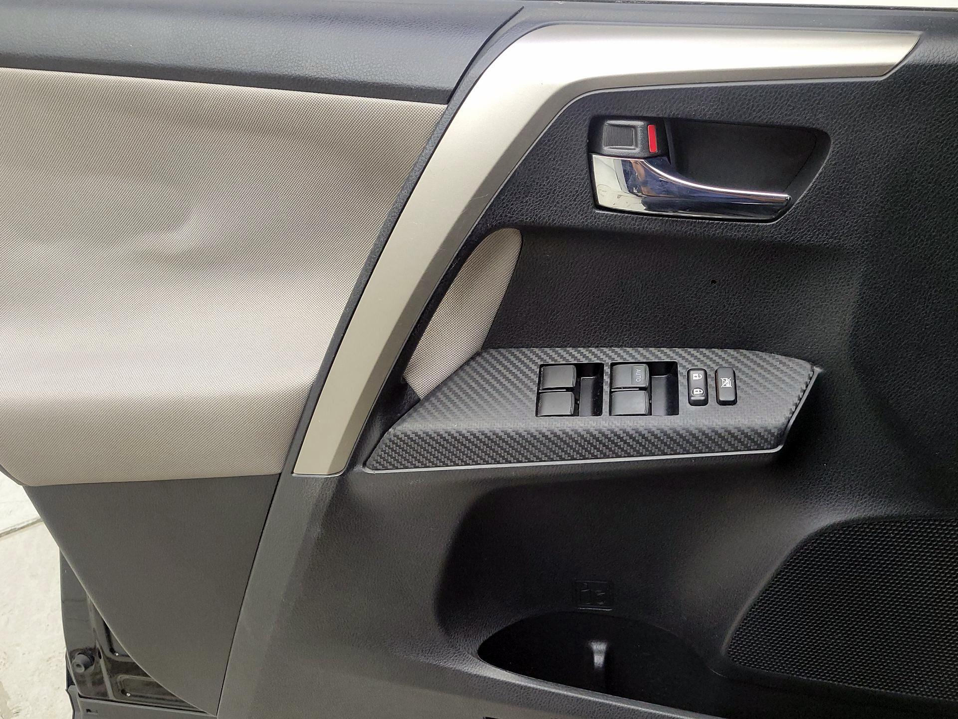 Thumbnail: 2014 Toyota RAV4 - 12