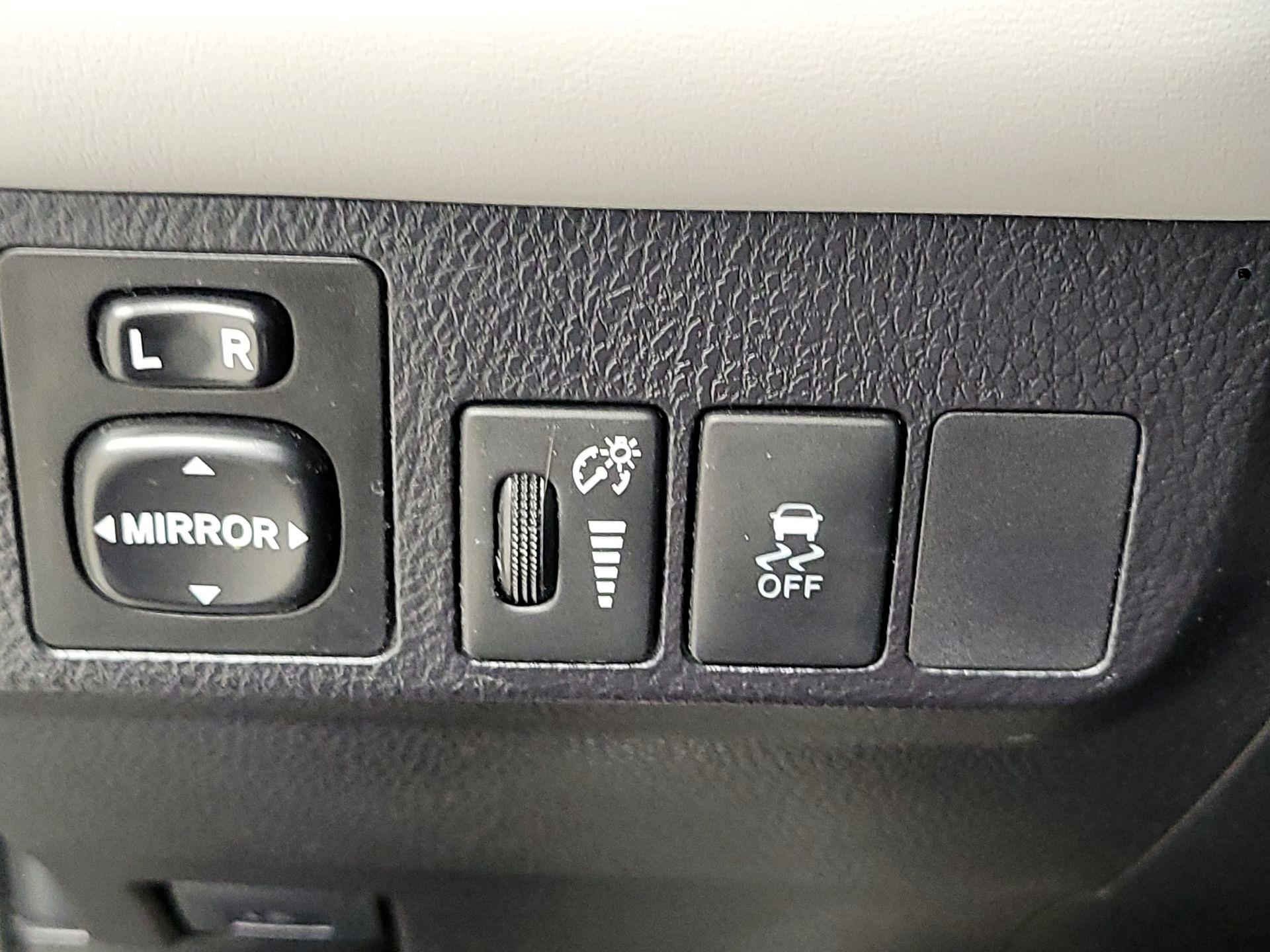 Thumbnail: 2014 Toyota RAV4 - 13