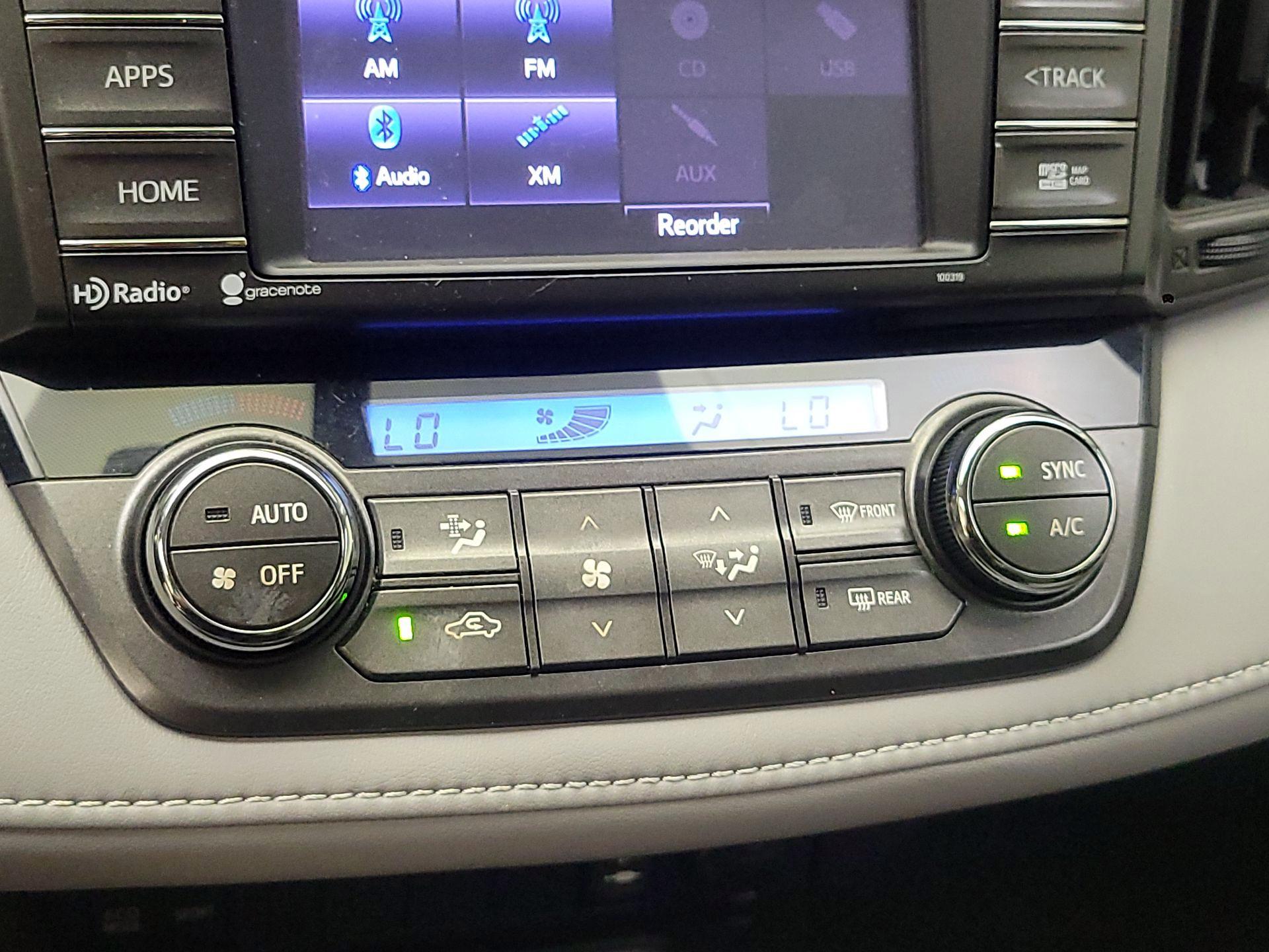 Thumbnail: 2014 Toyota RAV4 - 16