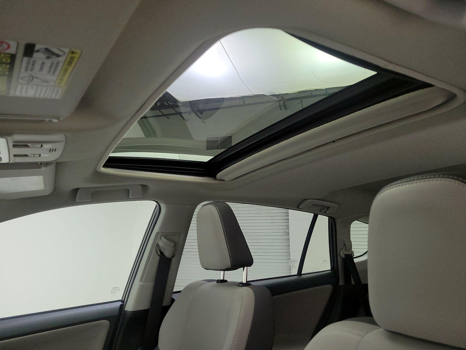 Thumbnail: 2014 Toyota RAV4 - 19