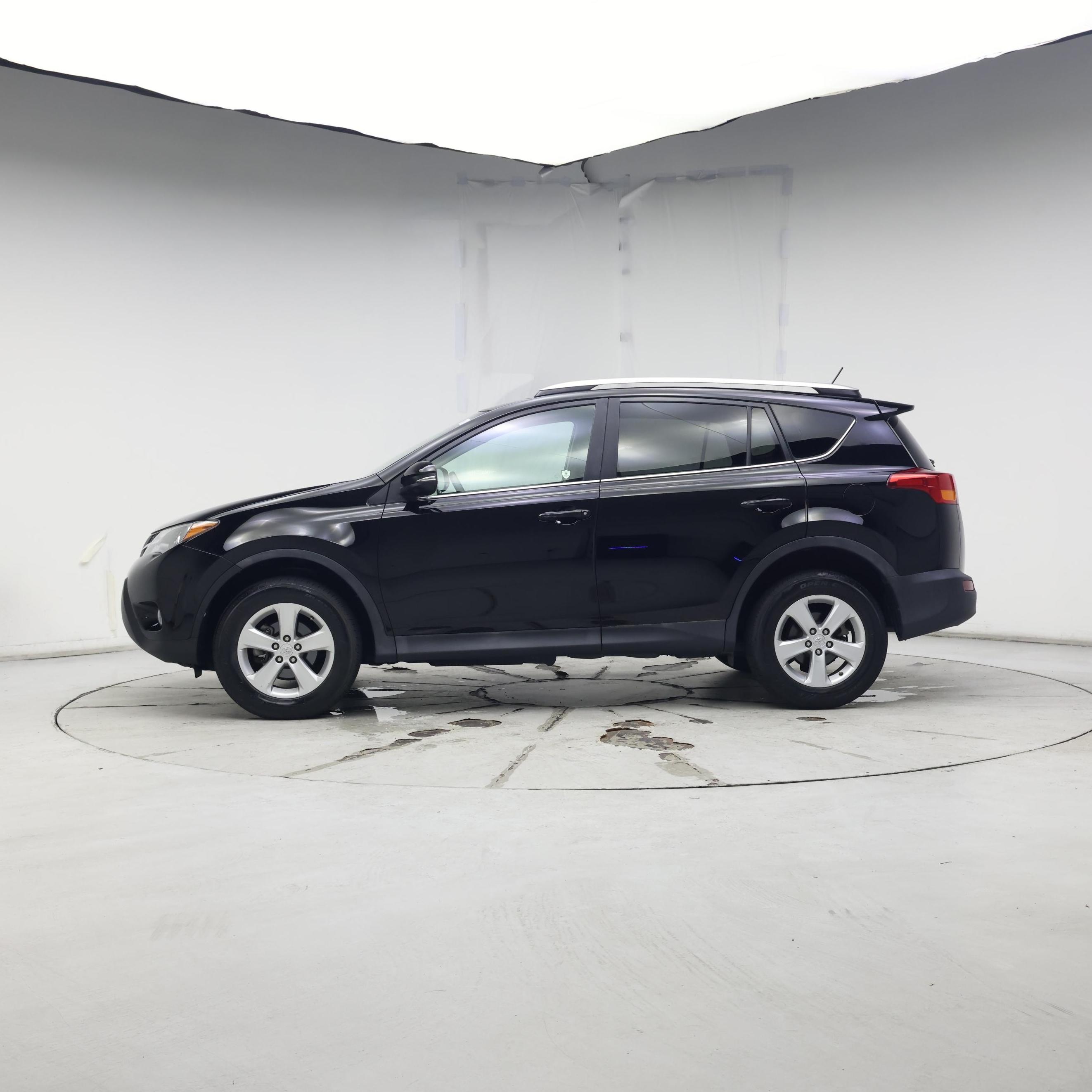 Thumbnail: 2014 Toyota RAV4 - 3