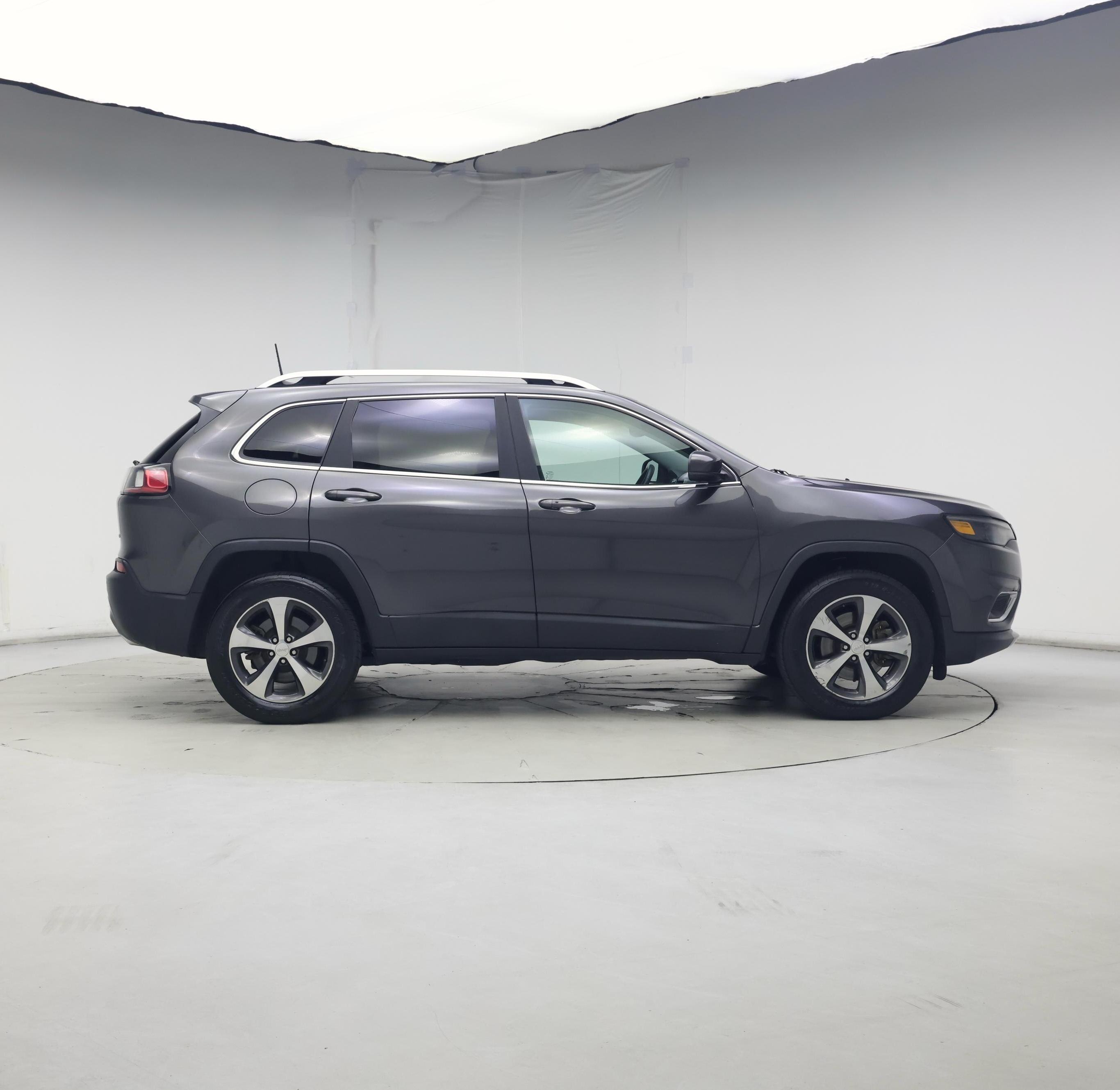 Thumbnail: 2019 Jeep Cherokee - 7