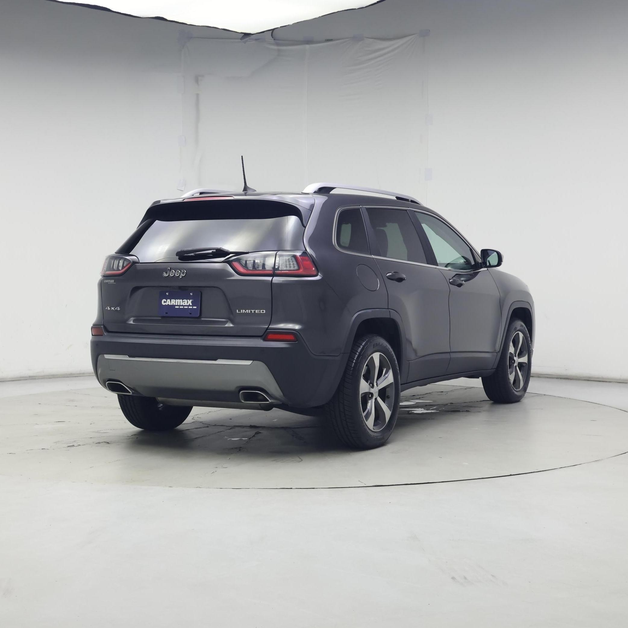 Thumbnail: 2019 Jeep Cherokee - 8
