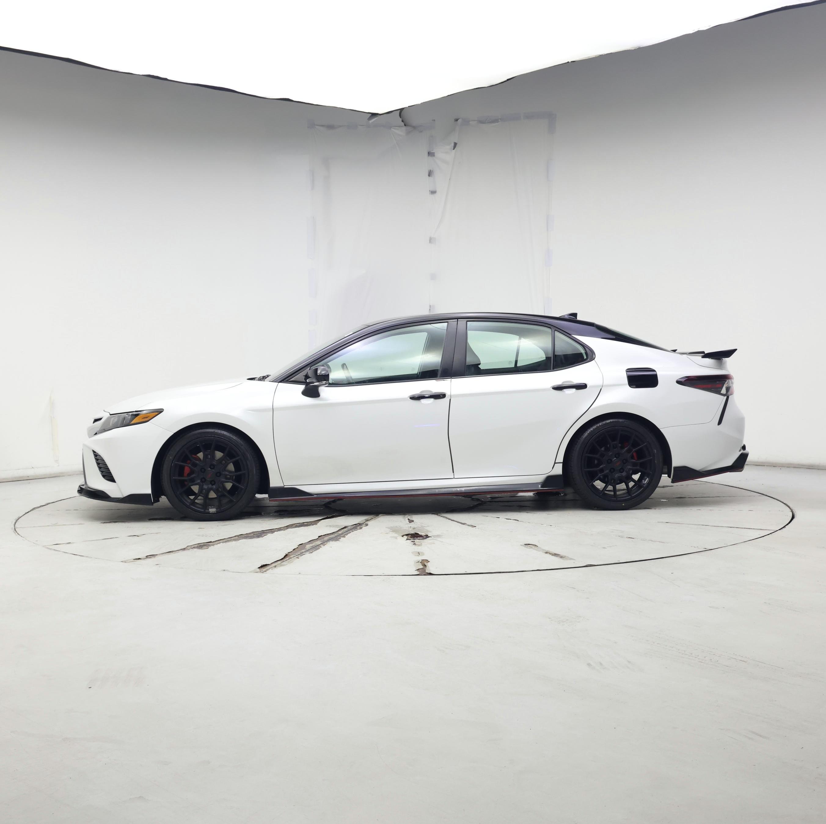 Thumbnail: 2021 Toyota Camry - 3
