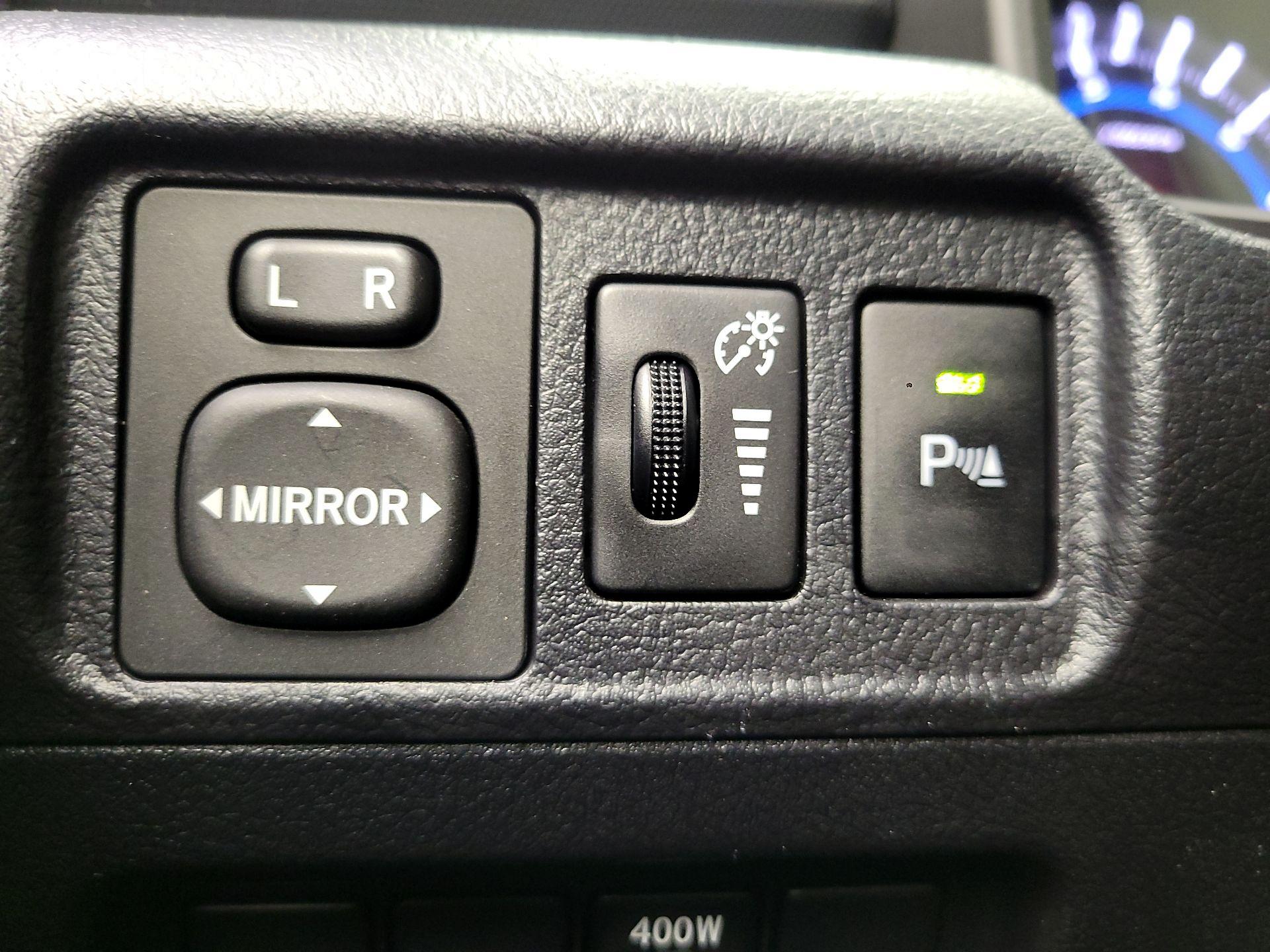 Thumbnail: 2017 Toyota 4Runner - 13
