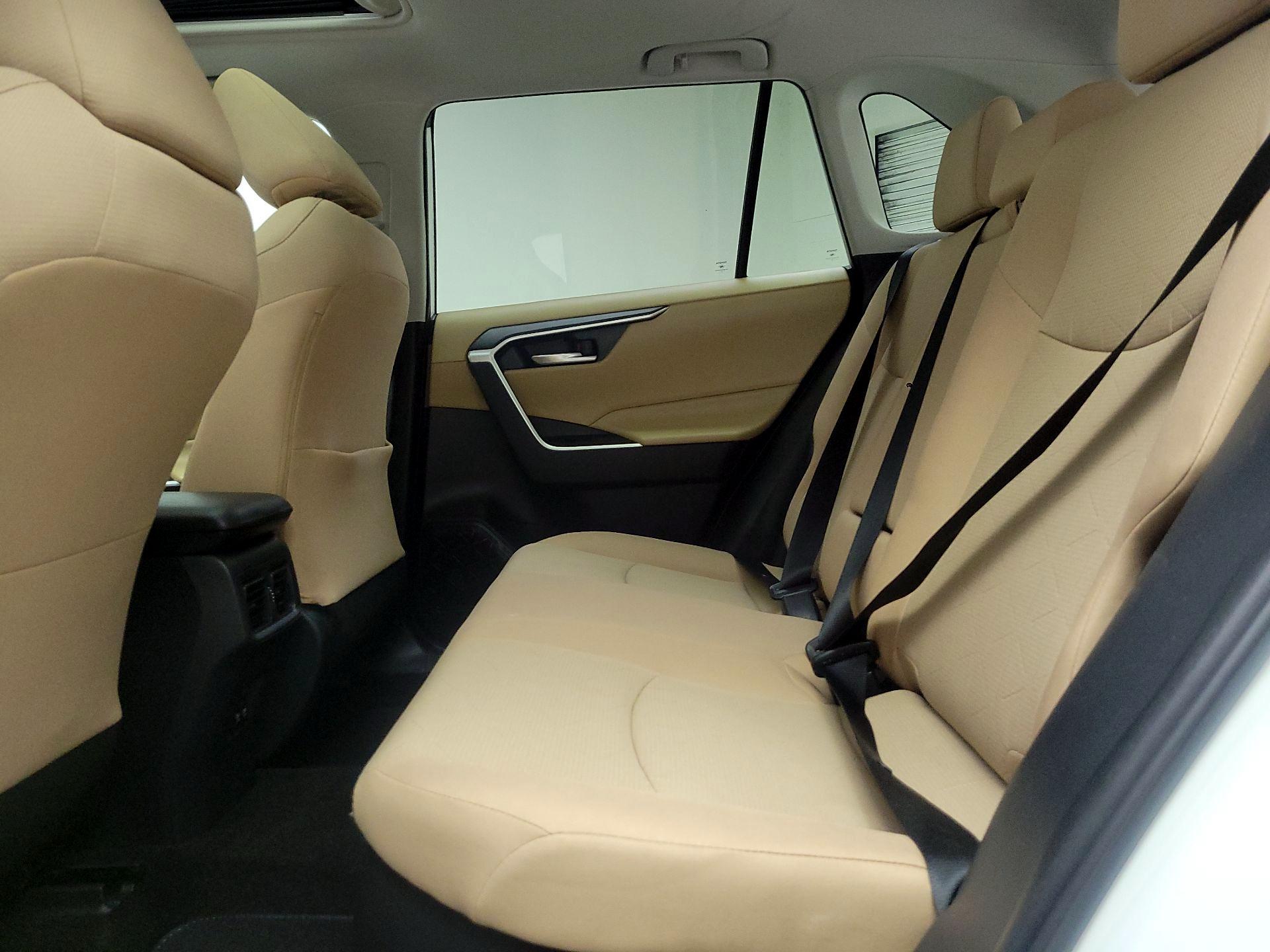 Thumbnail: 2019 Toyota RAV4 - 20