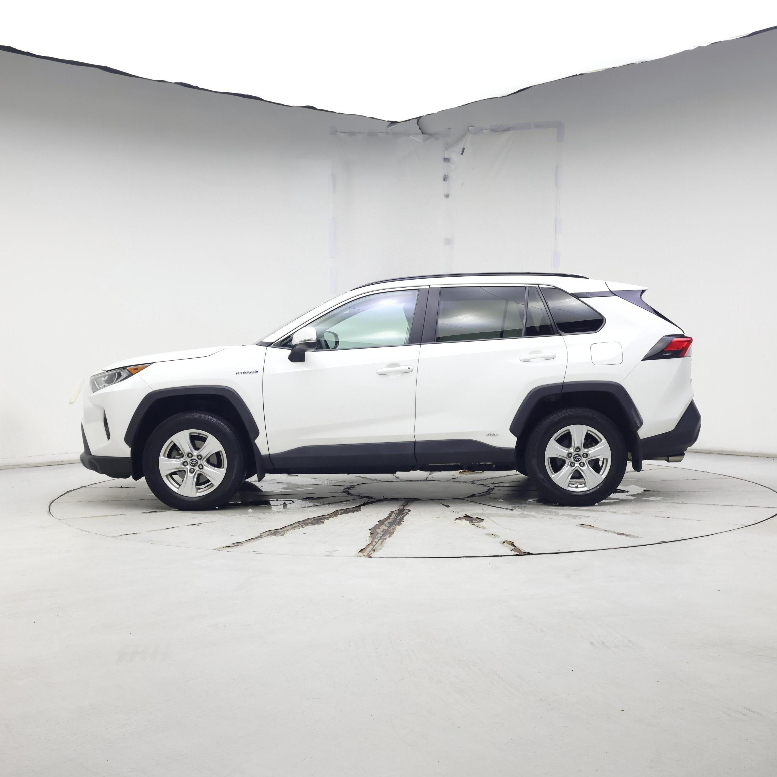Thumbnail: 2019 Toyota RAV4 - 3