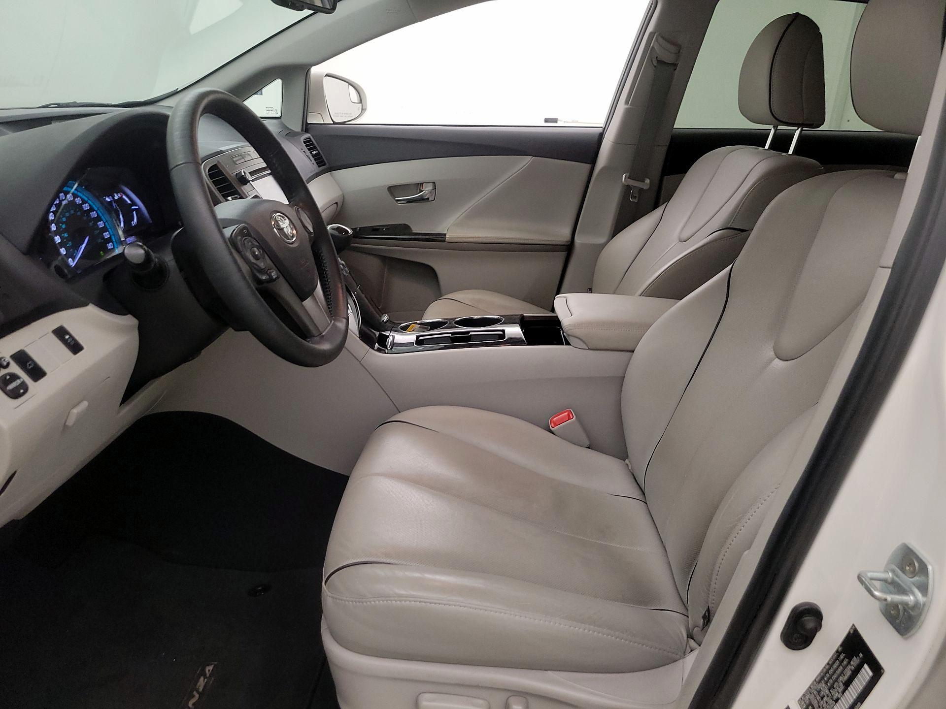 Thumbnail: 2015 Toyota Venza - 11