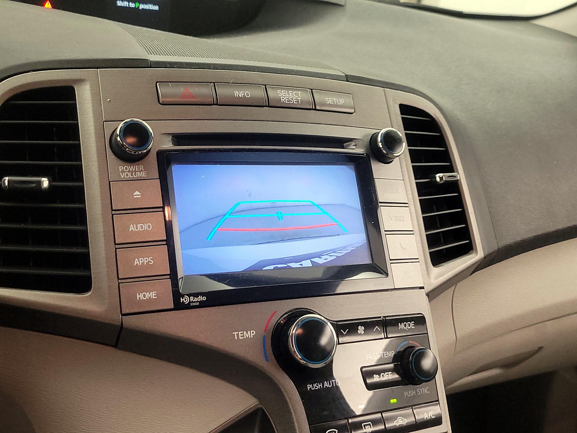 Thumbnail: 2015 Toyota Venza - 14