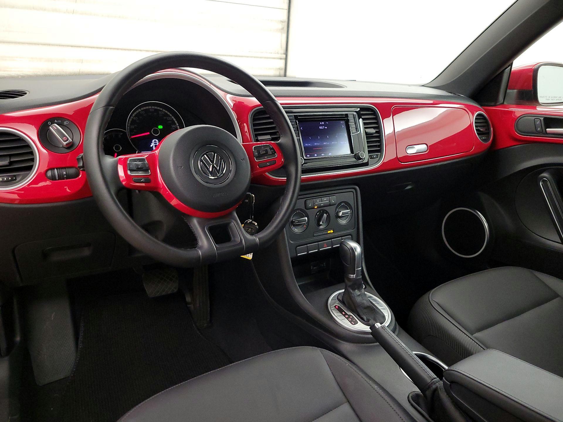 Thumbnail: 2016 Volkswagen Beetle - 9