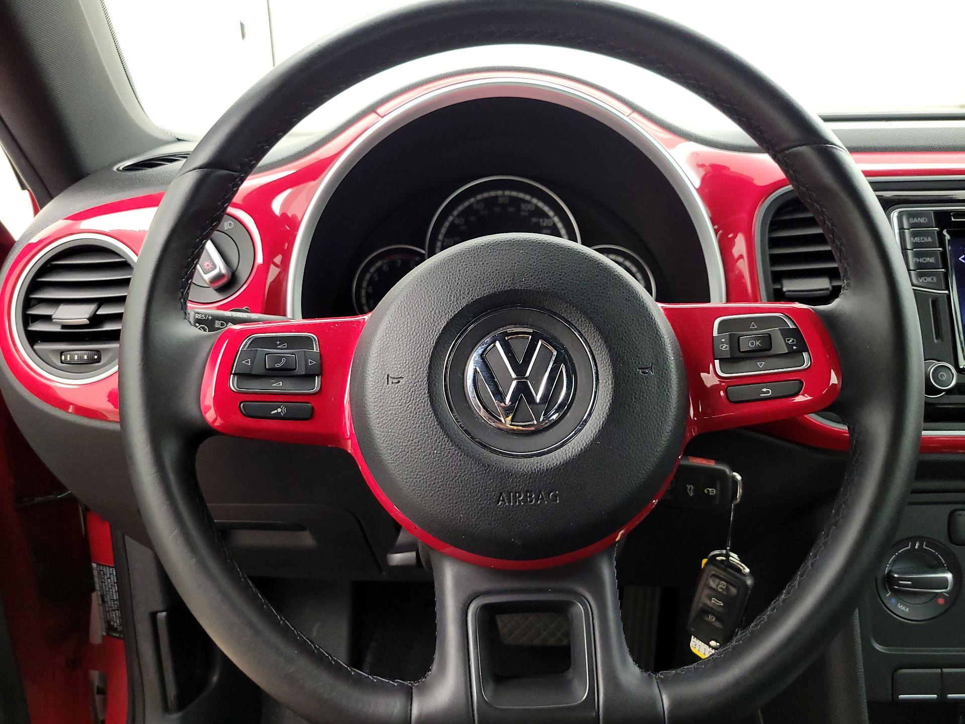 Thumbnail: 2016 Volkswagen Beetle - 10