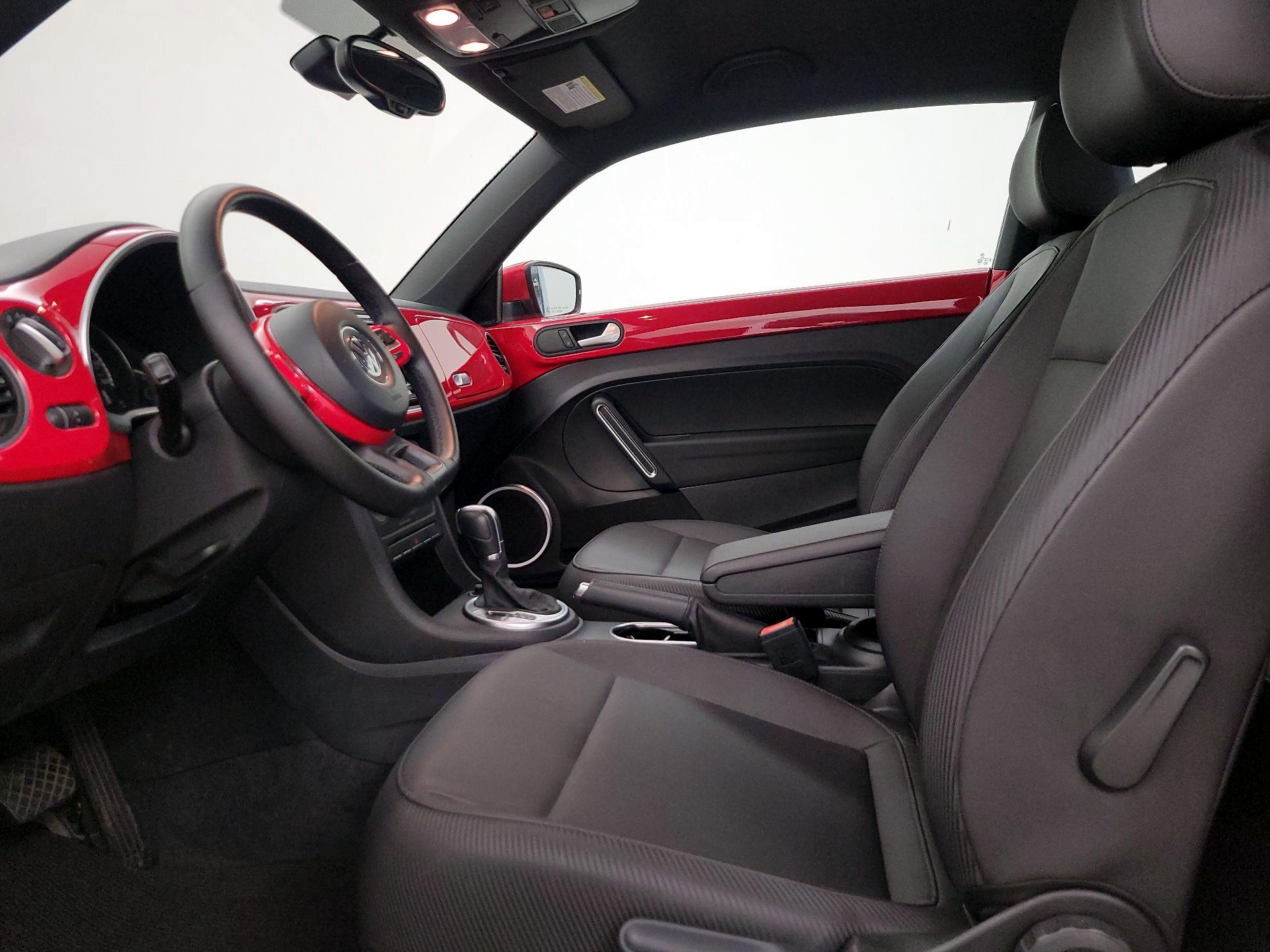 Thumbnail: 2016 Volkswagen Beetle - 11