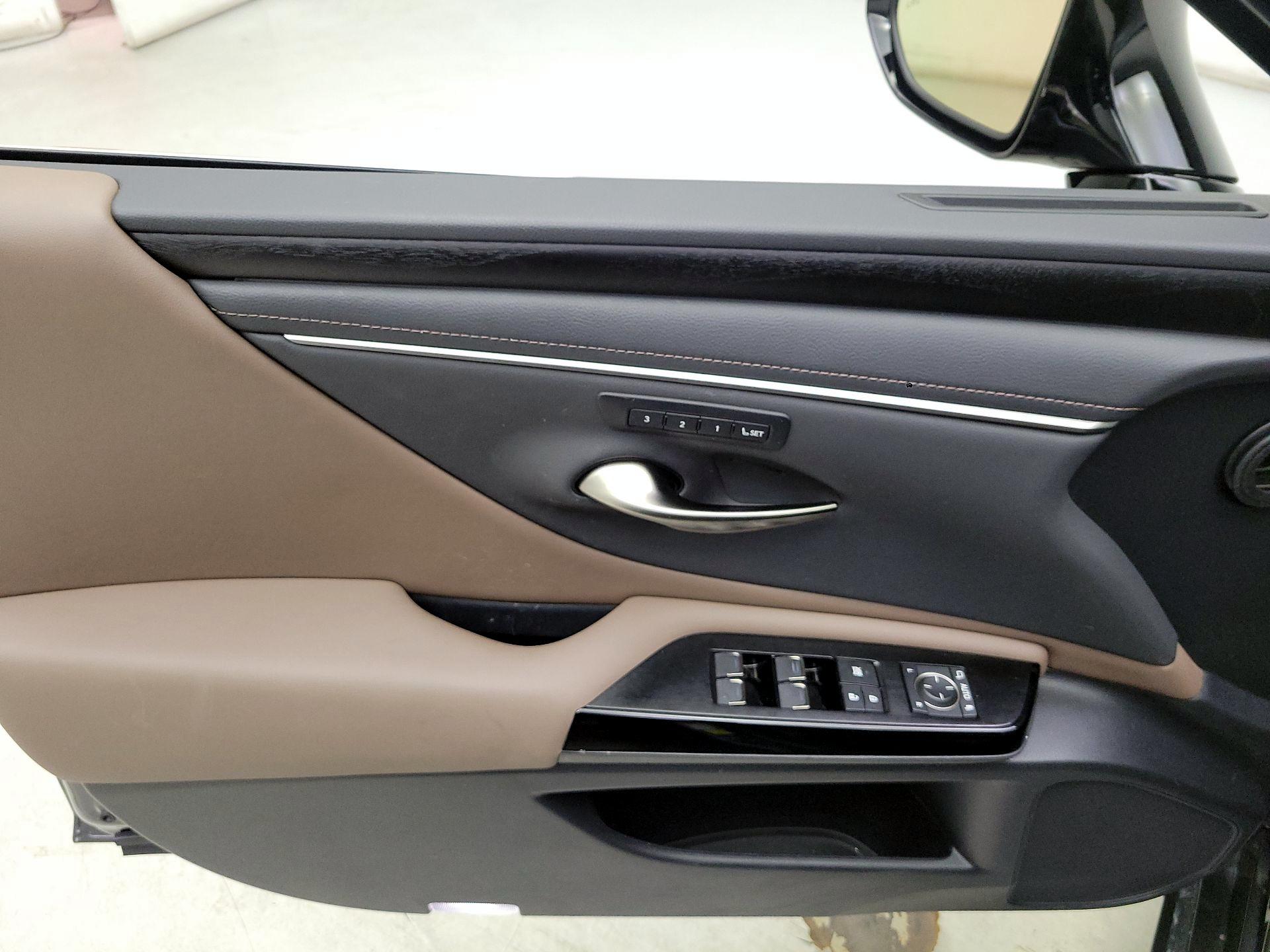 Thumbnail: 2024 Lexus ES - 12