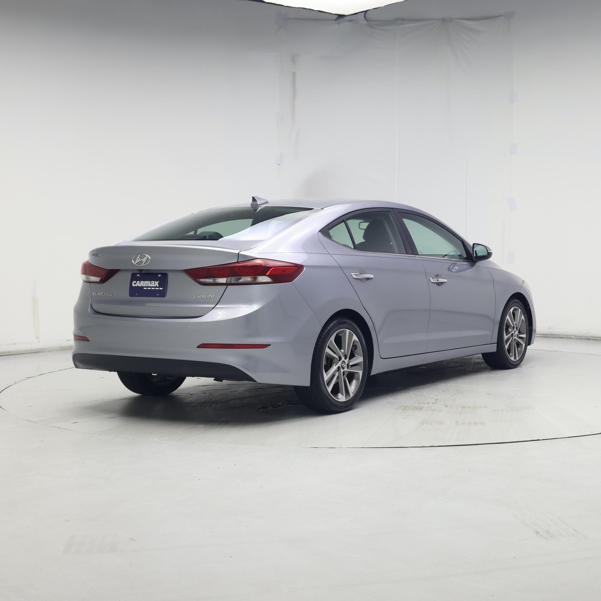 Thumbnail: 2017 Hyundai Elantra - 8