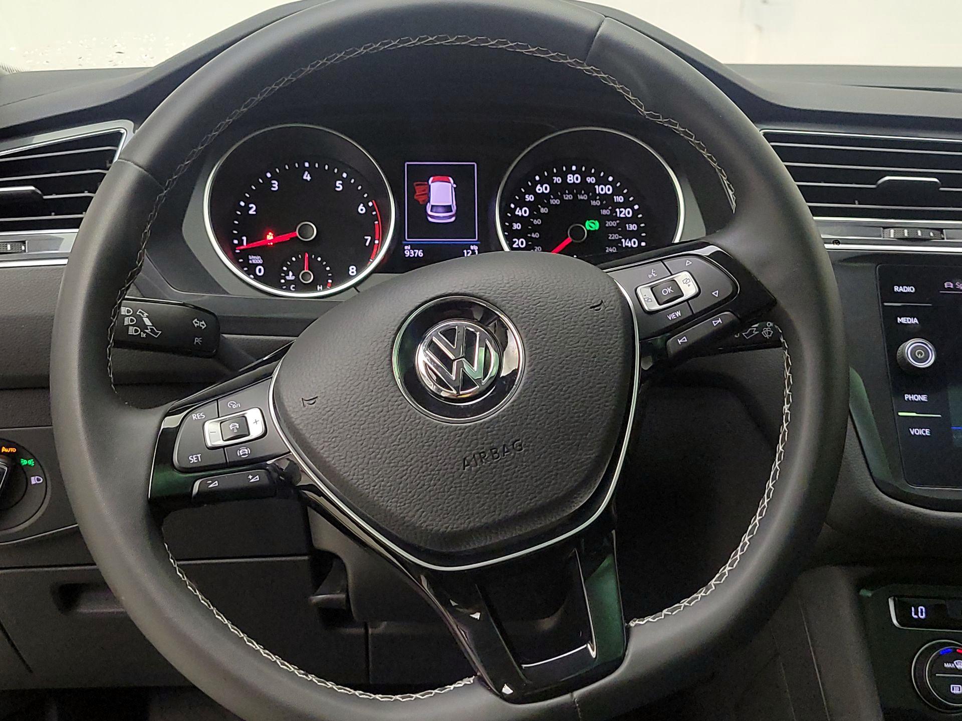 Thumbnail: 2021 Volkswagen Tiguan - 10