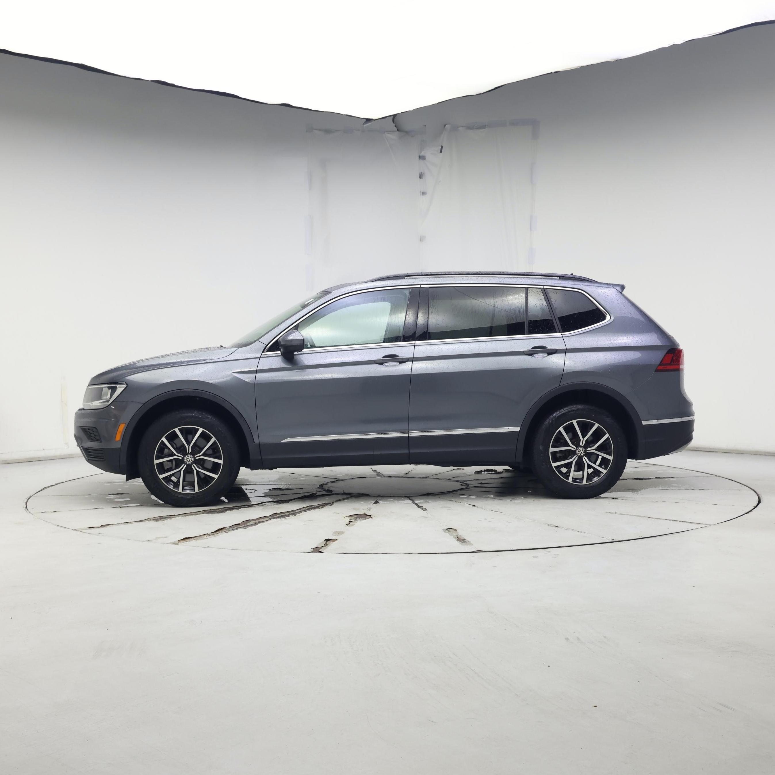 Thumbnail: 2021 Volkswagen Tiguan - 3