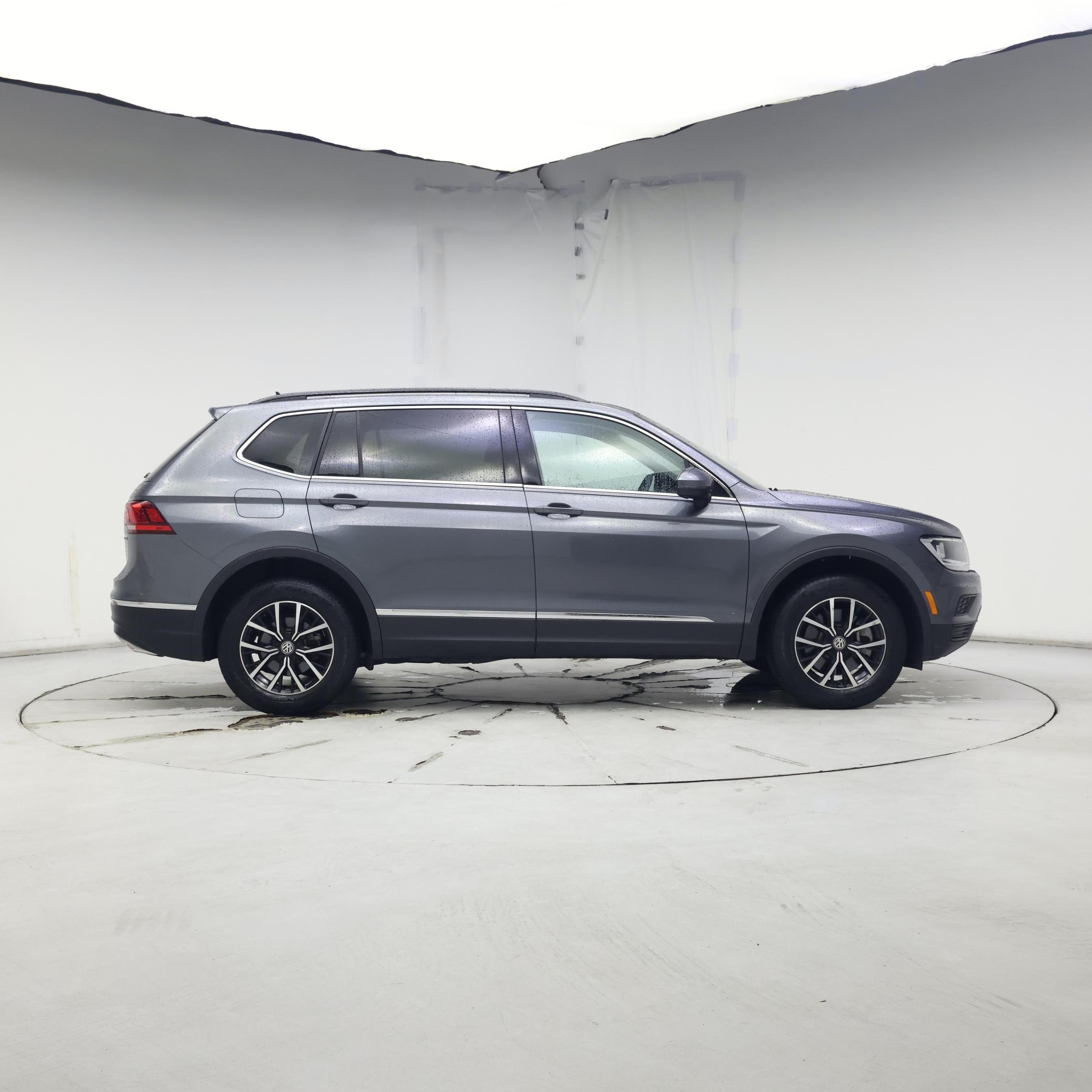 Thumbnail: 2021 Volkswagen Tiguan - 7