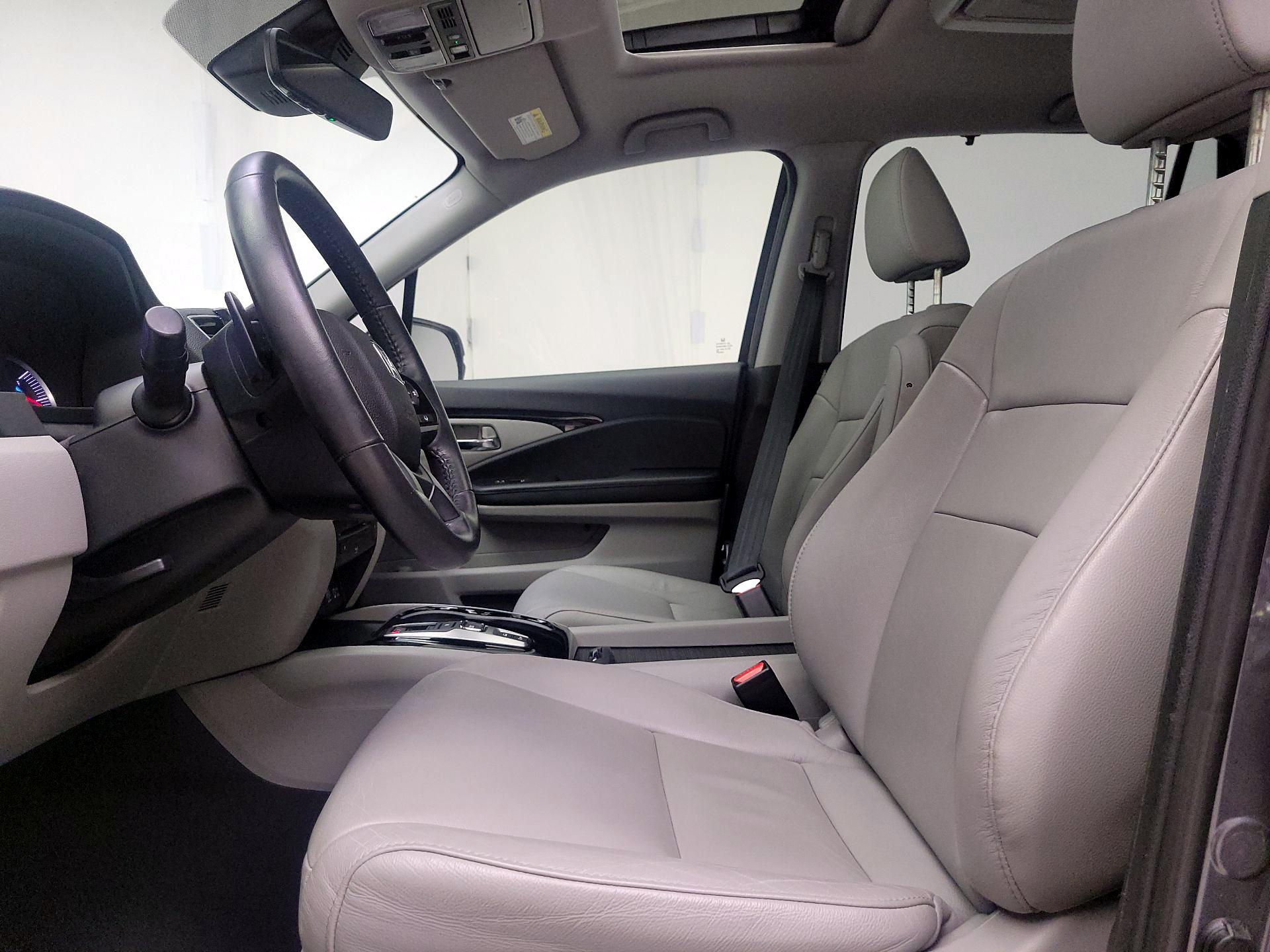 Thumbnail: 2019 Honda Pilot - 11