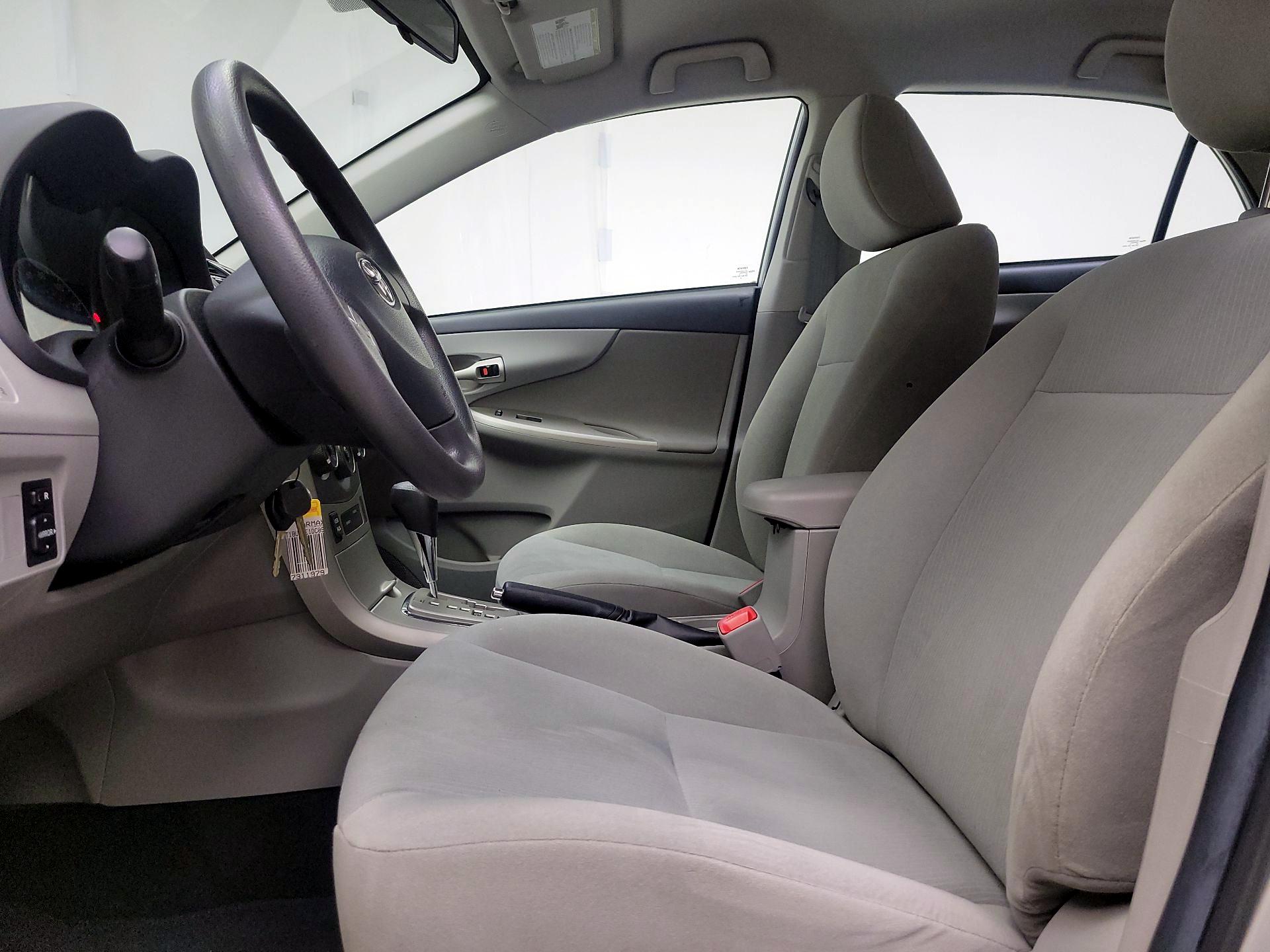 Thumbnail: 2013 Toyota Corolla - 11