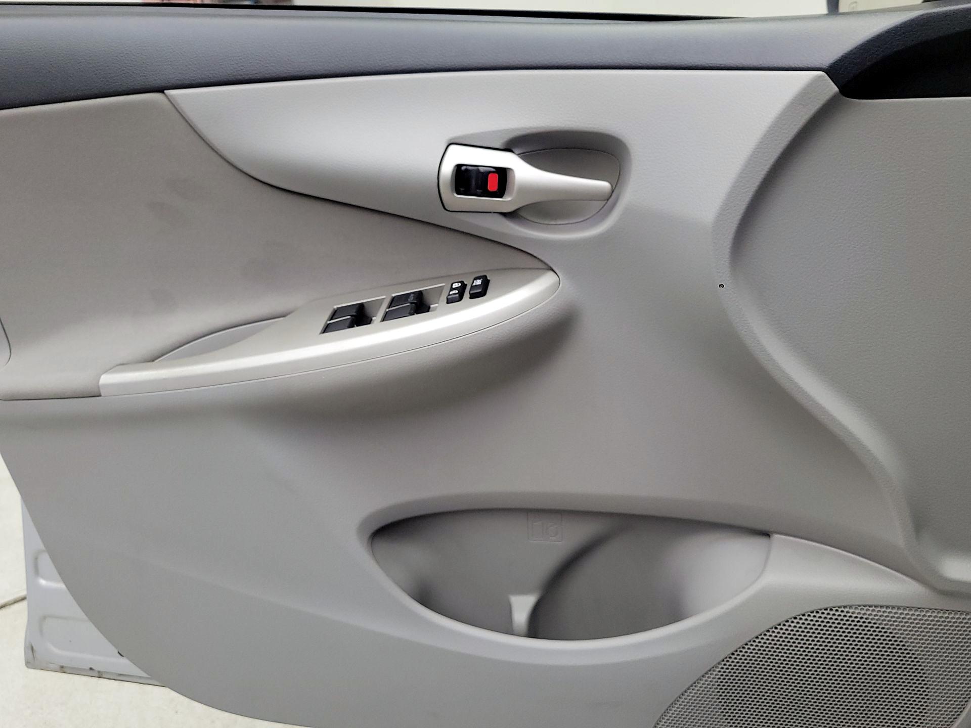 Thumbnail: 2013 Toyota Corolla - 12