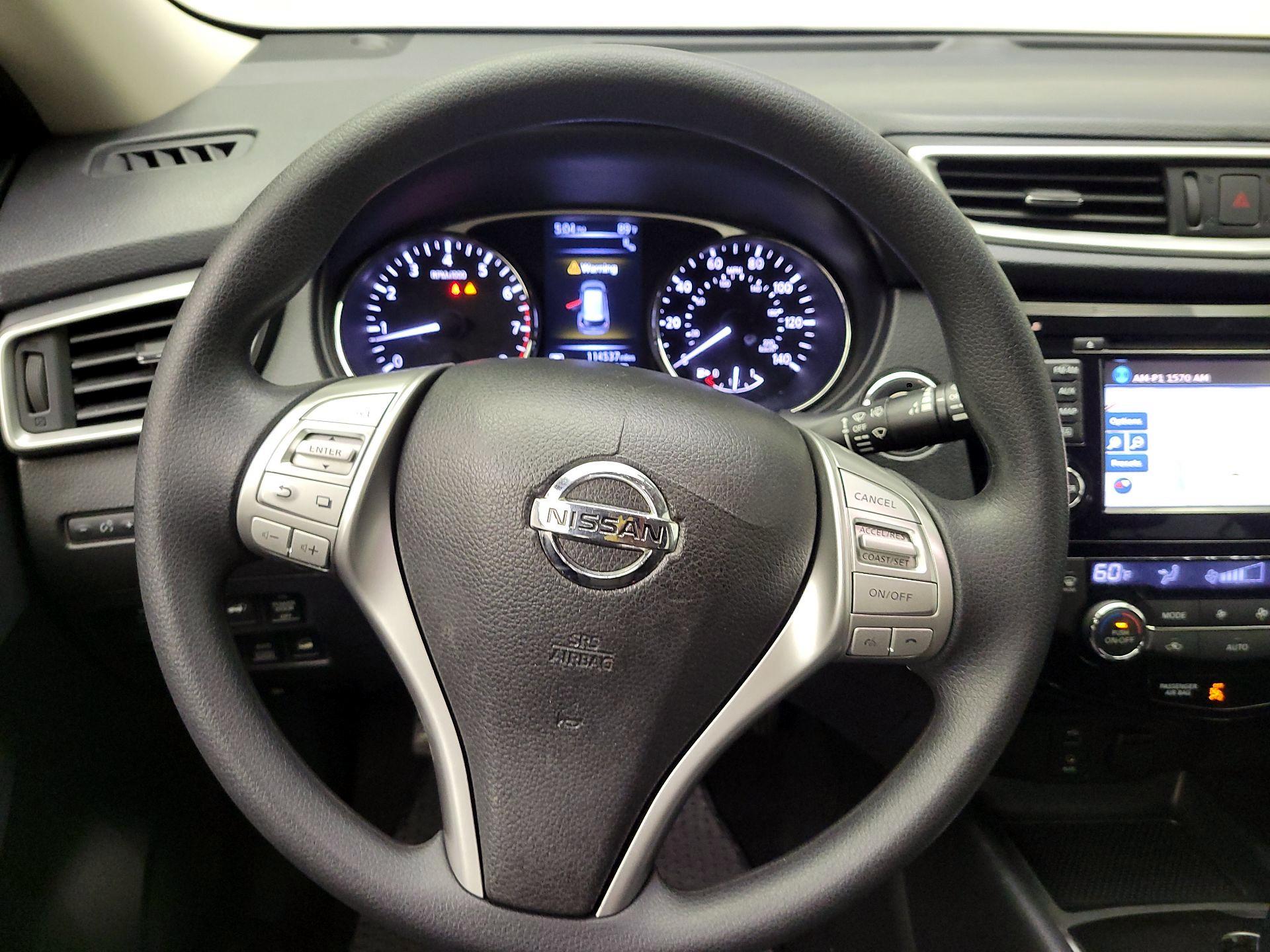 Thumbnail: 2016 Nissan Rogue - 10