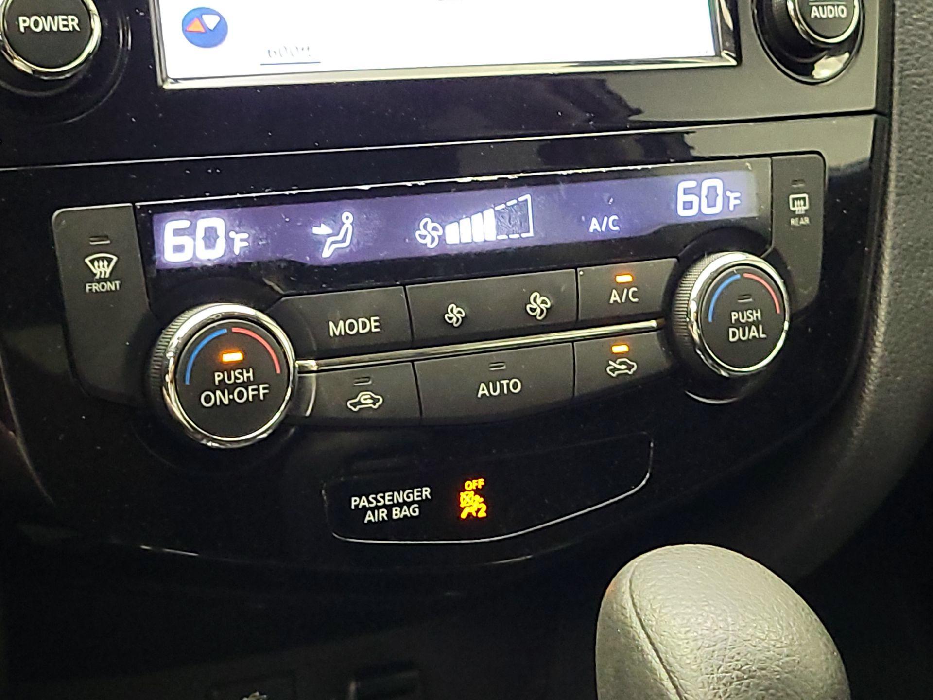Thumbnail: 2016 Nissan Rogue - 17
