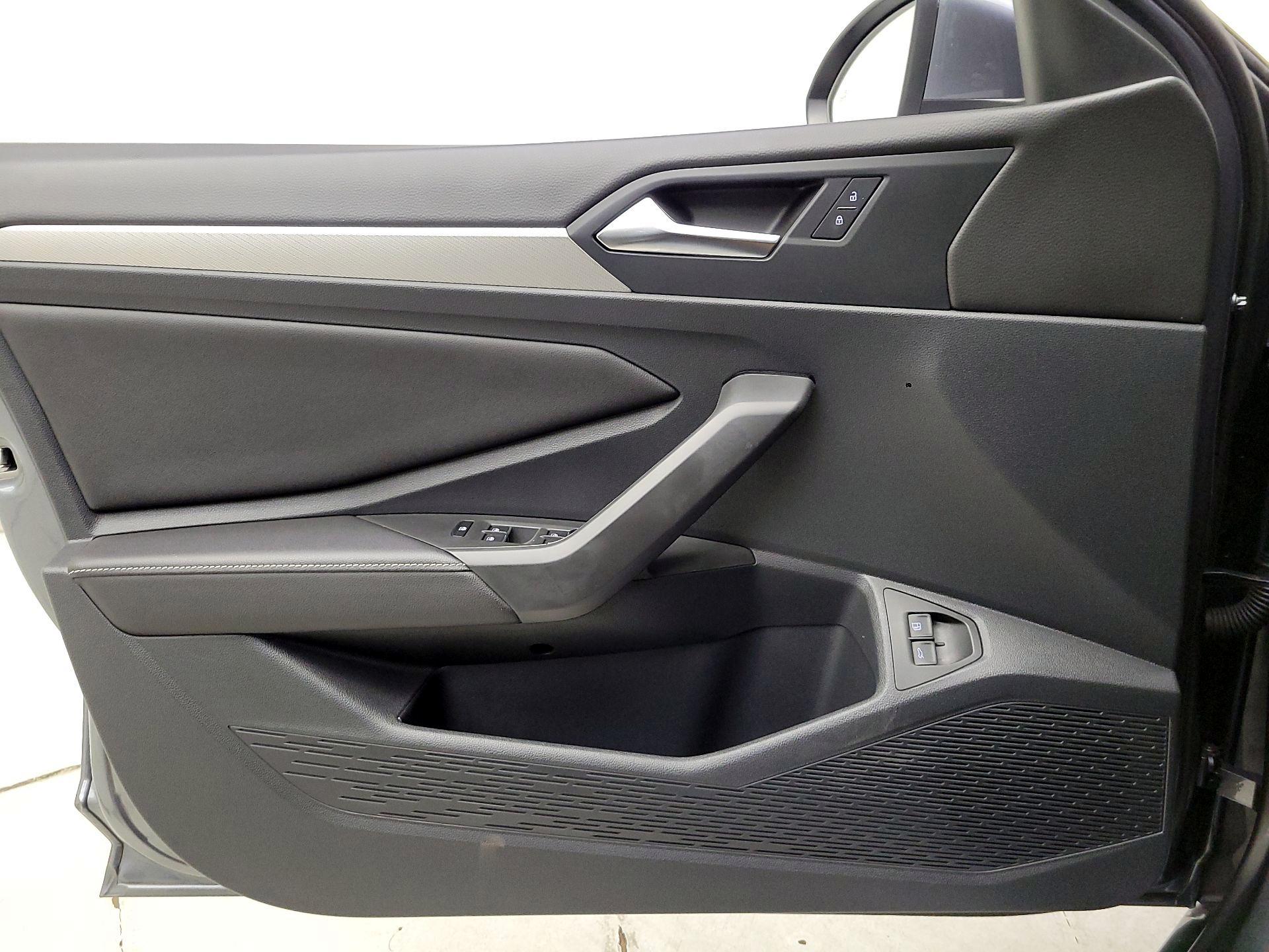 Thumbnail: 2023 Volkswagen Jetta - 12