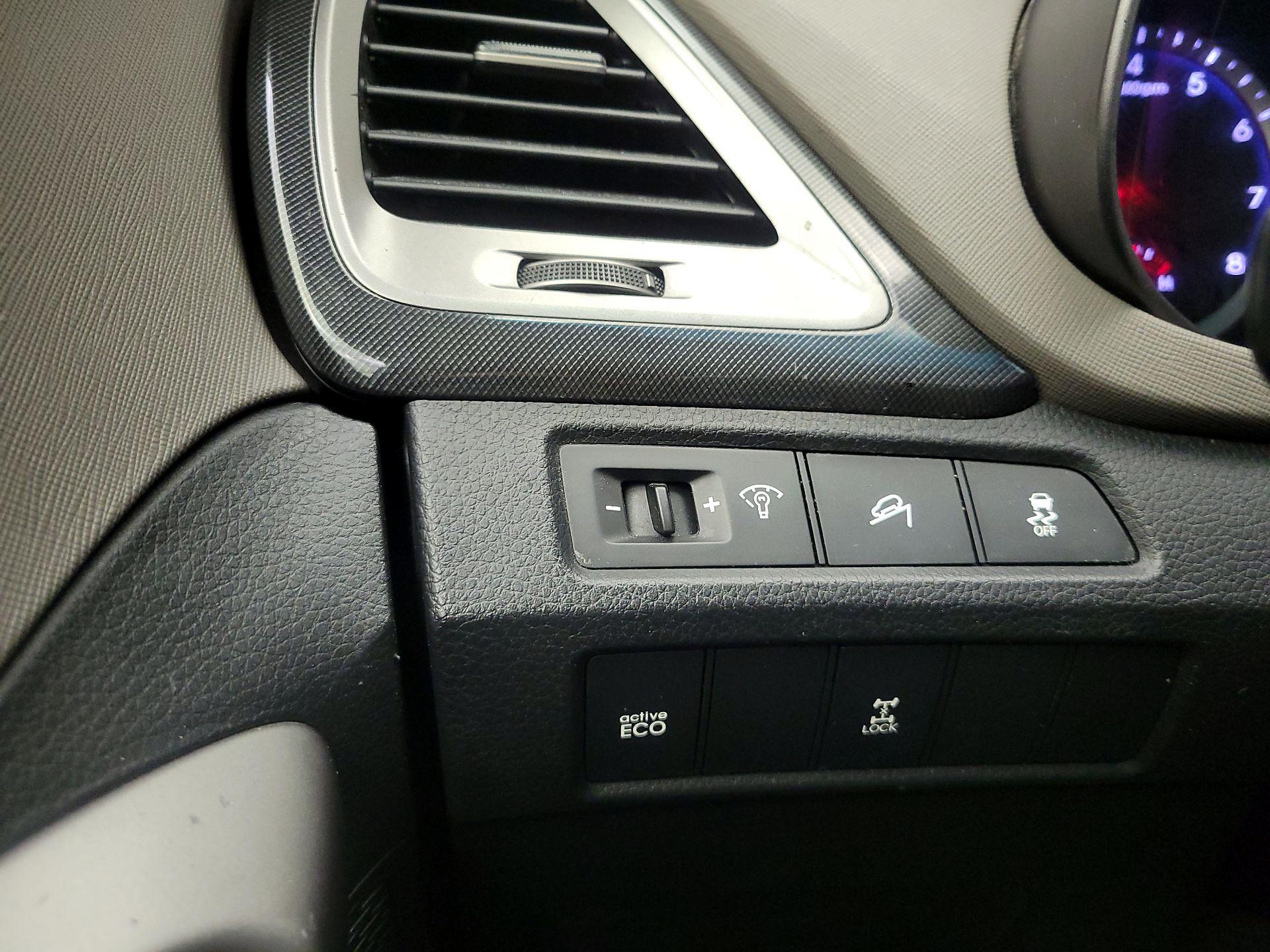 Thumbnail: 2016 Hyundai Santa Fe - 13