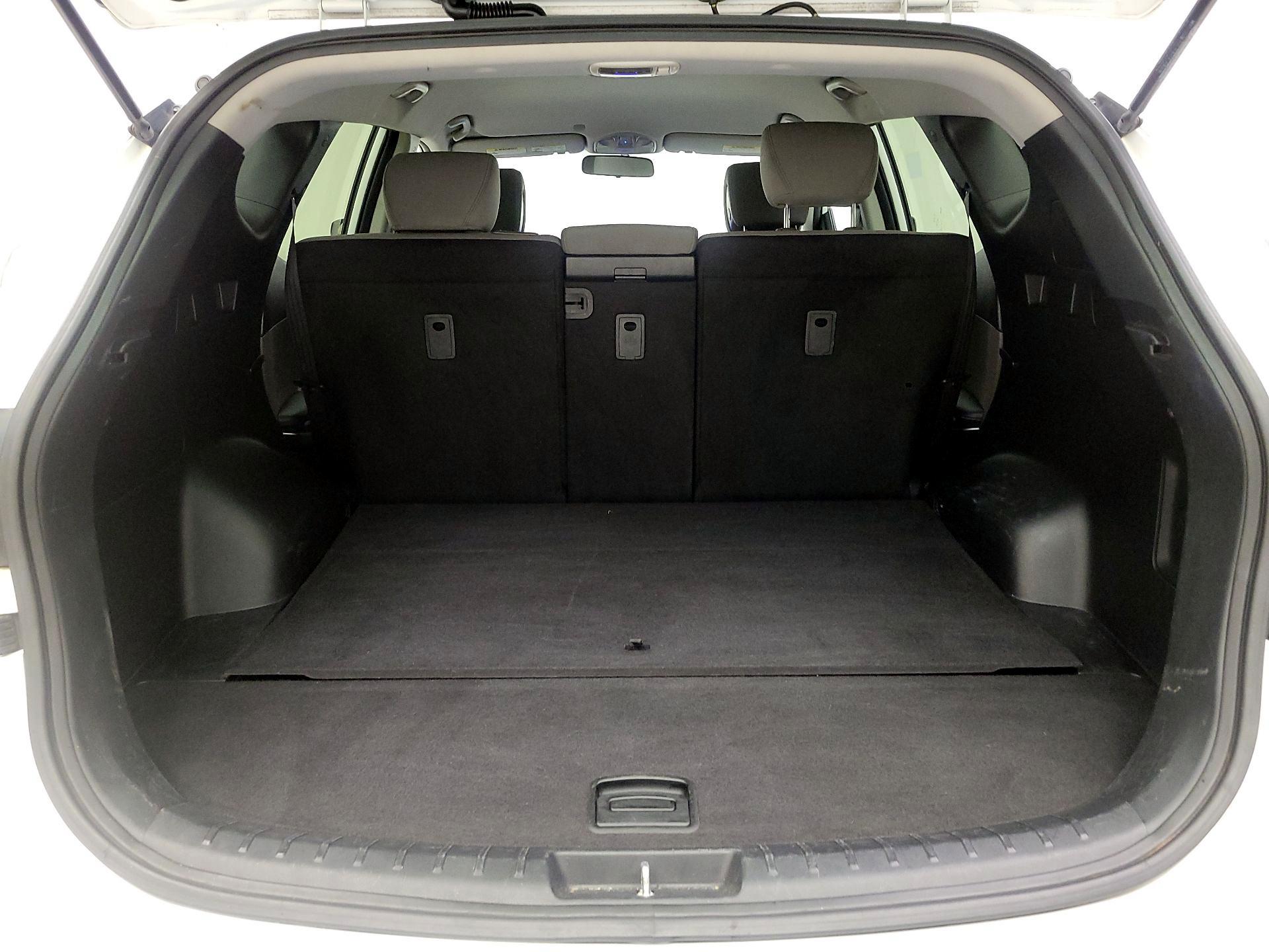 Thumbnail: 2016 Hyundai Santa Fe - 19