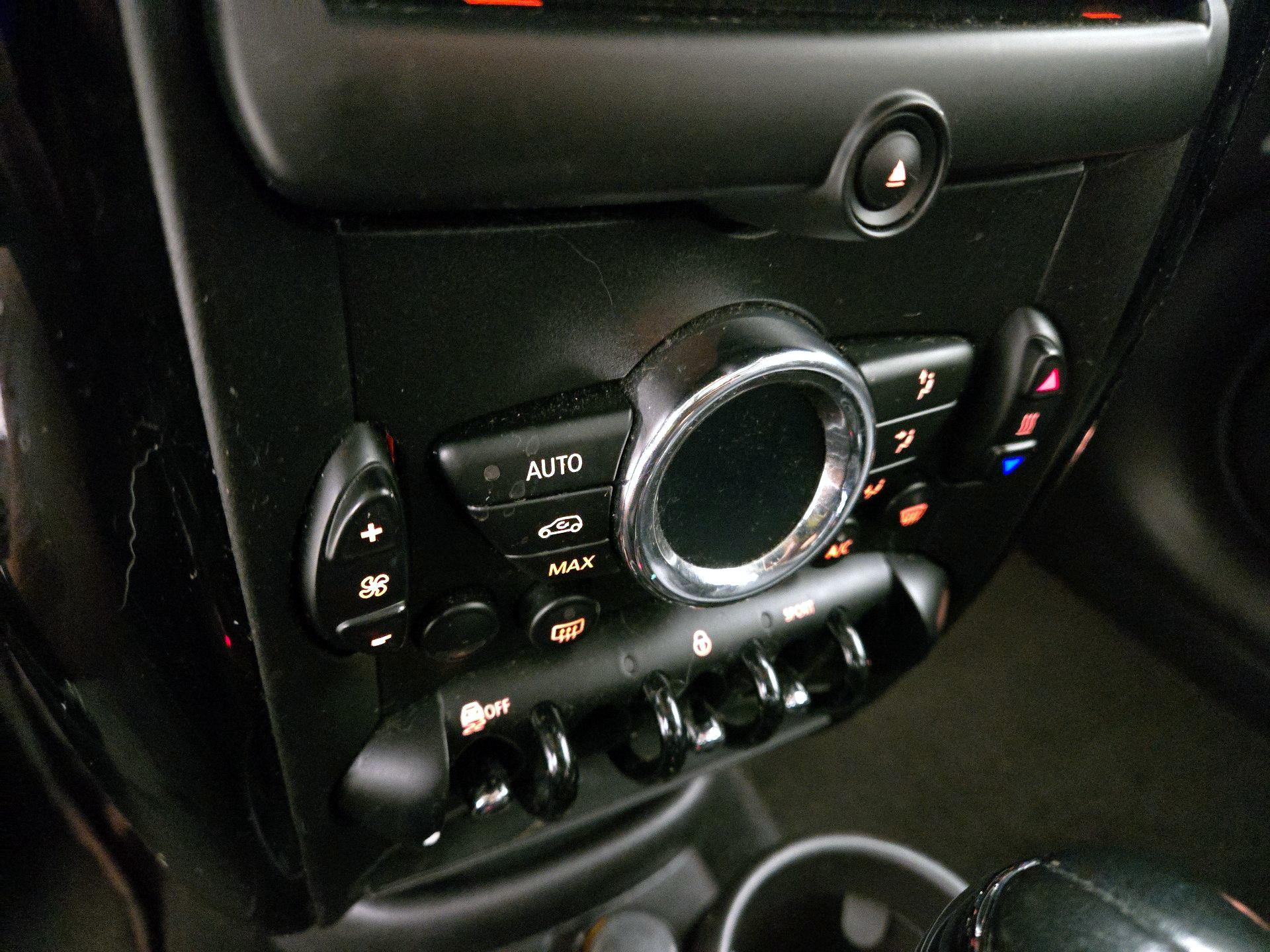Thumbnail: 2015 MINI Cooper Countryman - 14