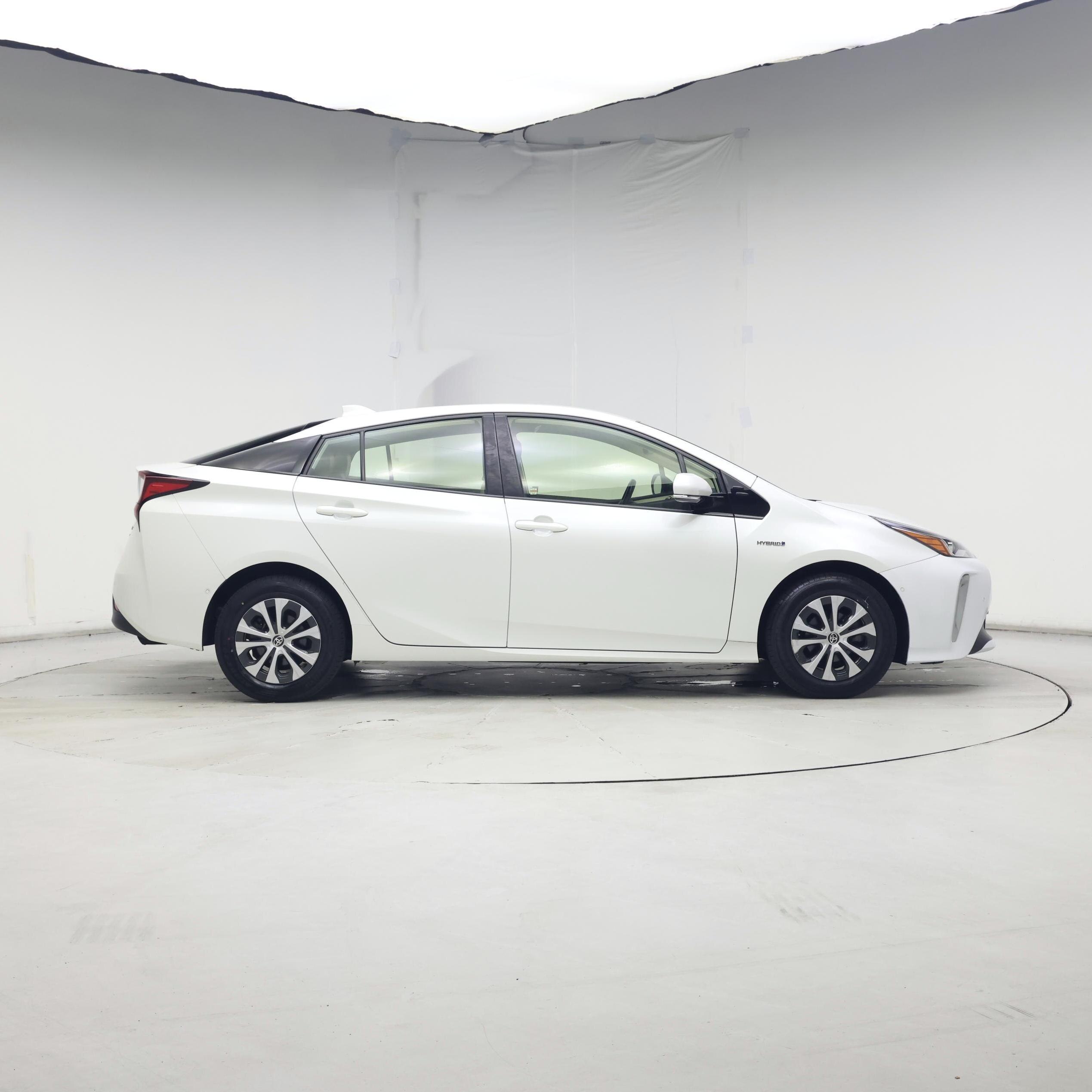Thumbnail: 2020 Toyota Prius - 7