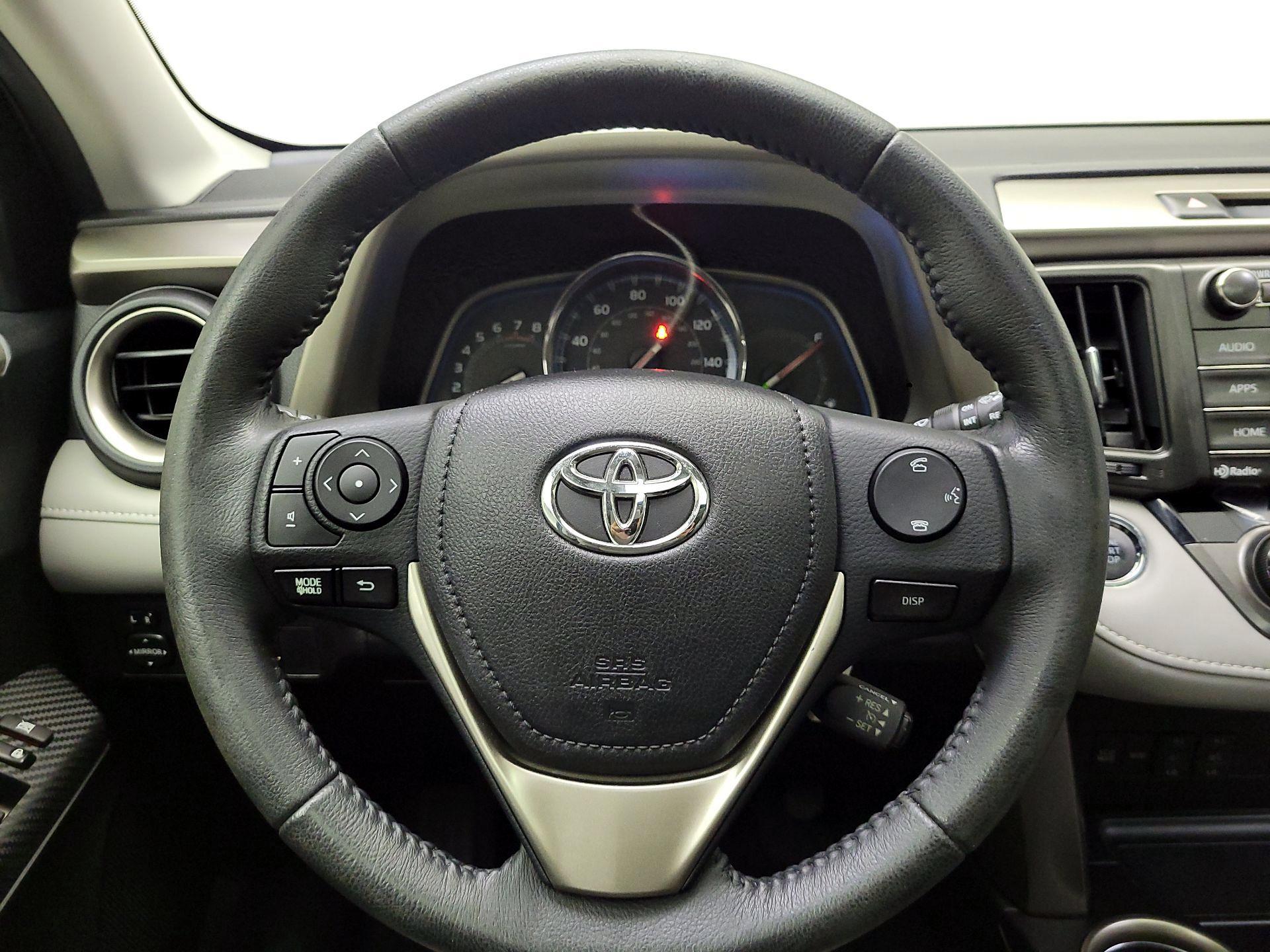 Thumbnail: 2015 Toyota RAV4 - 10