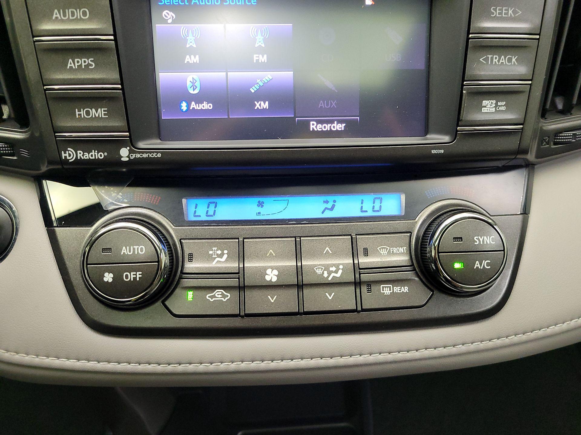 Thumbnail: 2015 Toyota RAV4 - 17