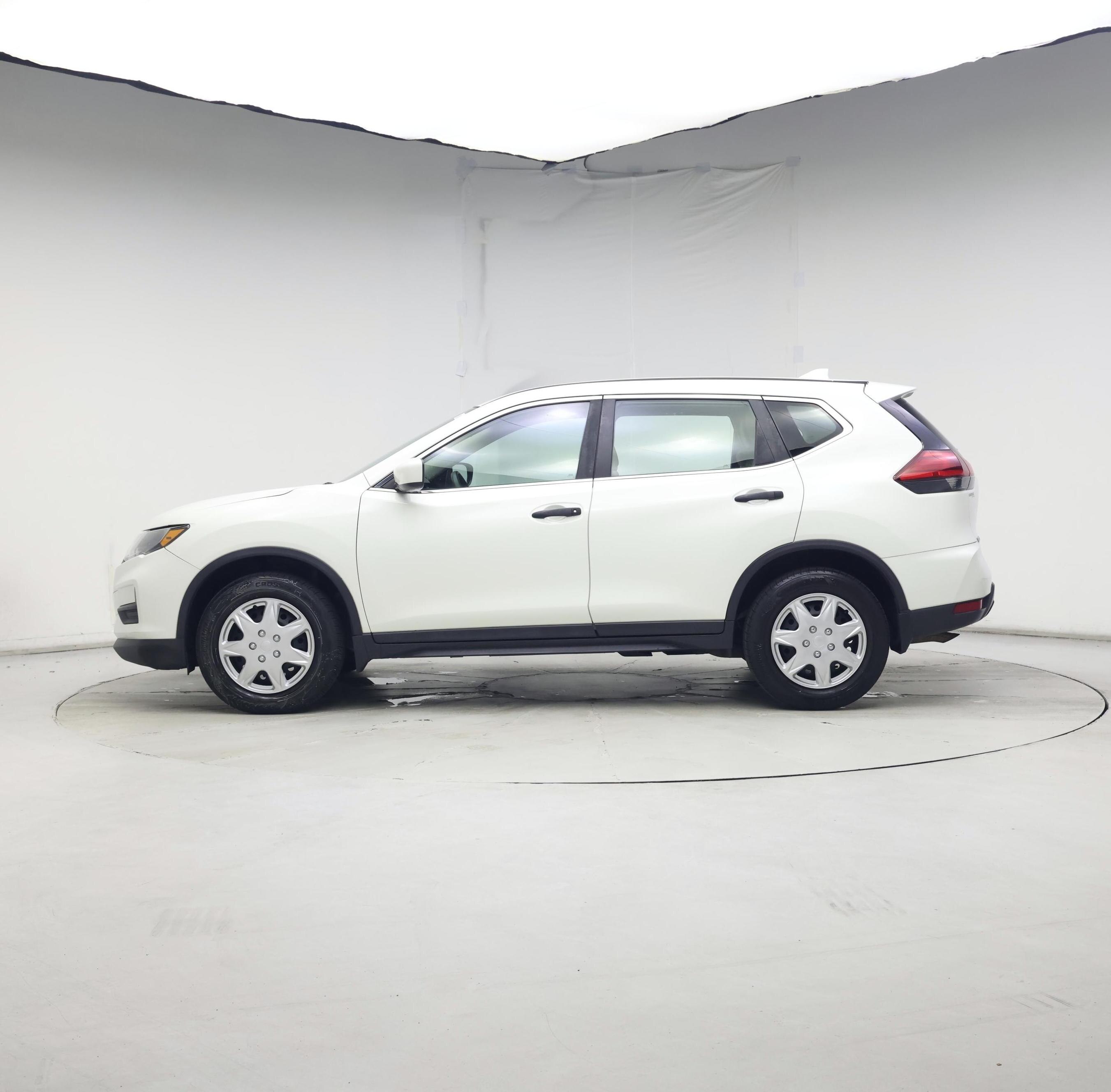 Thumbnail: 2017 Nissan Rogue - 3