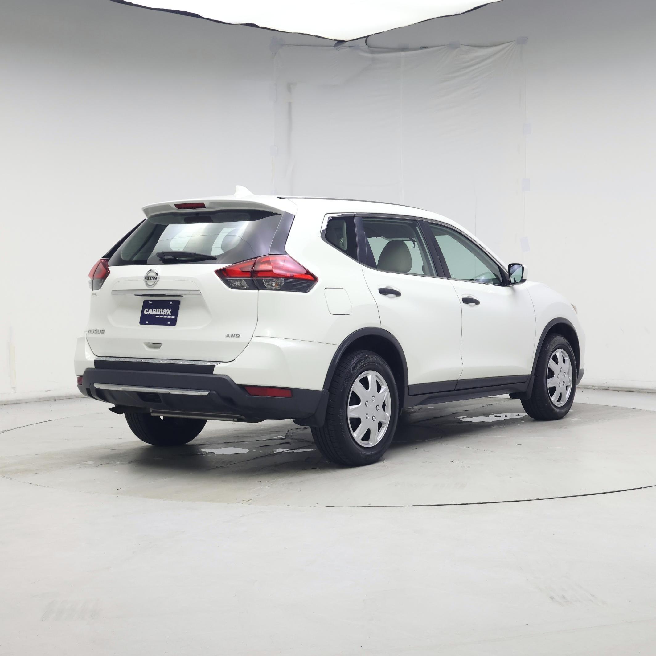 Thumbnail: 2017 Nissan Rogue - 8