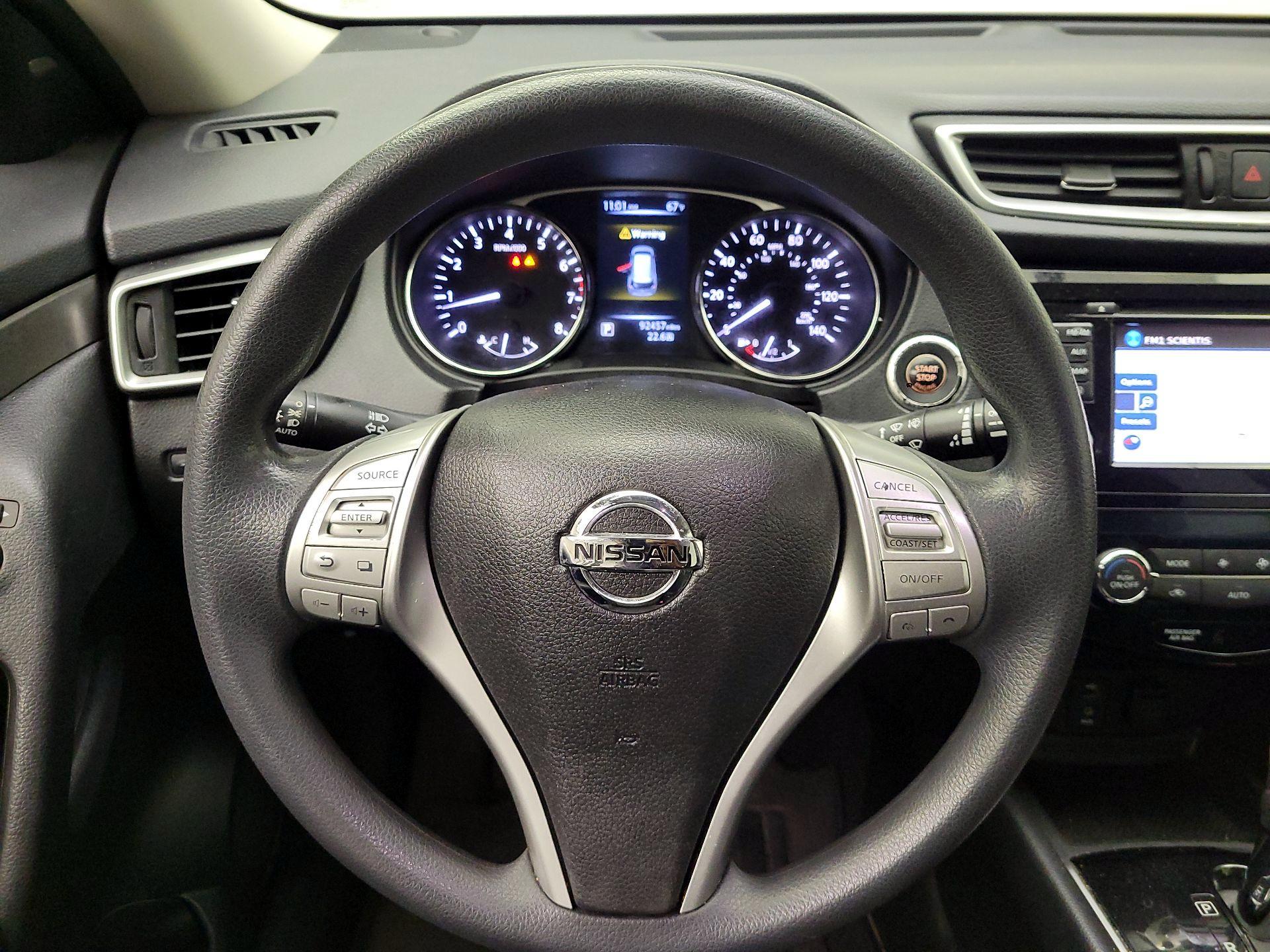 Thumbnail: 2015 Nissan Rogue - 10