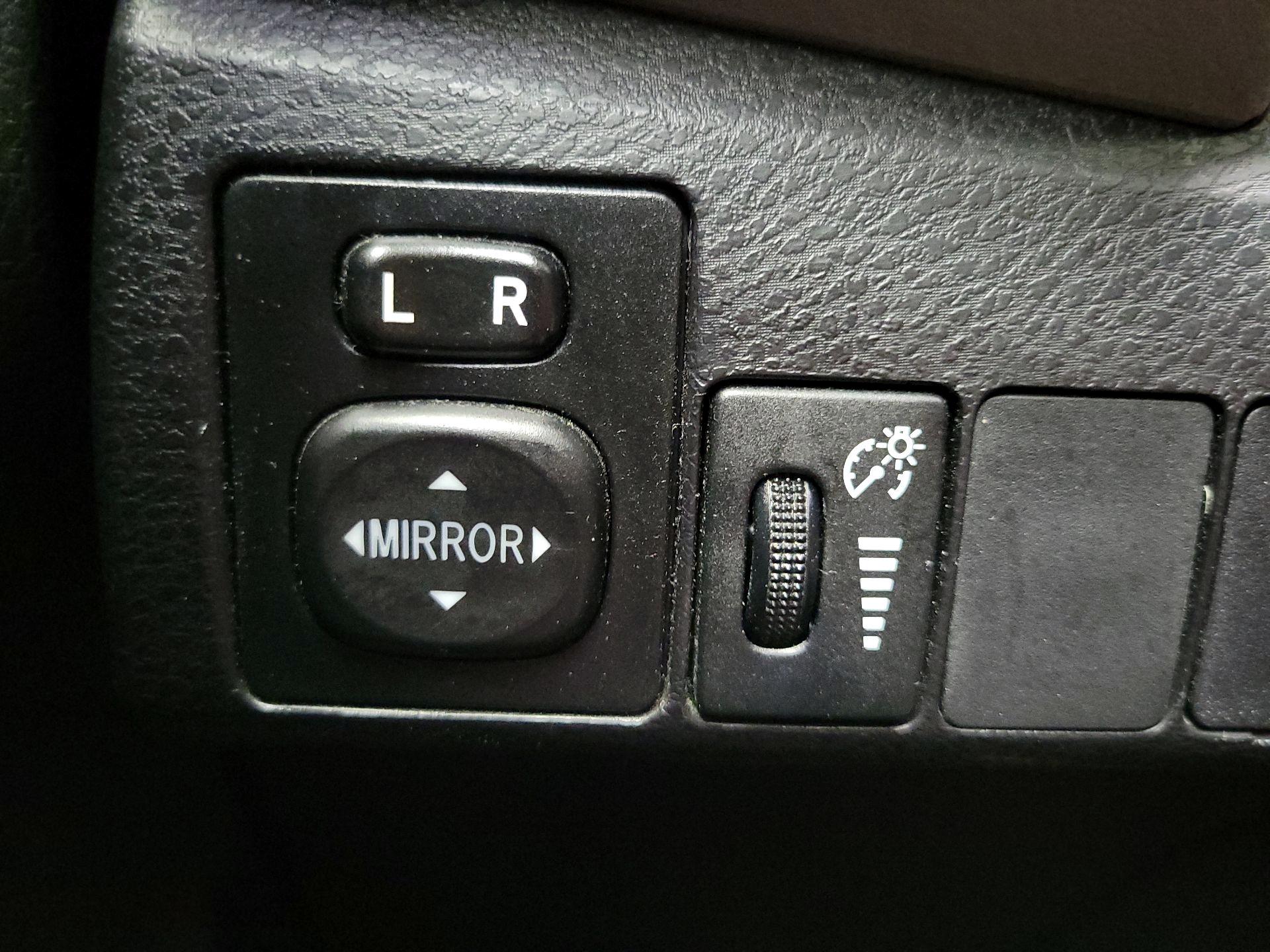 Thumbnail: 2014 Toyota Corolla - 13