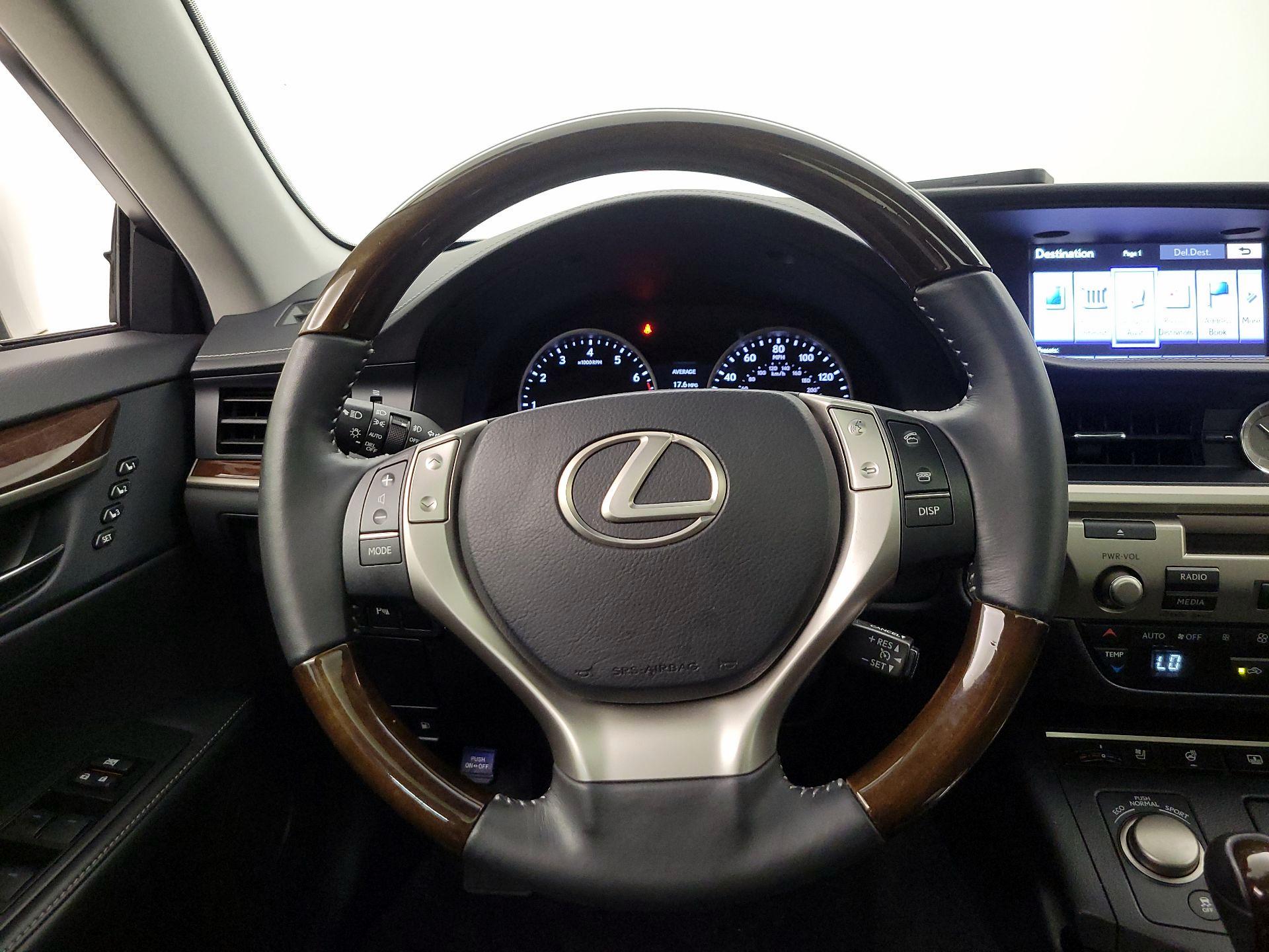 Thumbnail: 2014 Lexus ES - 10