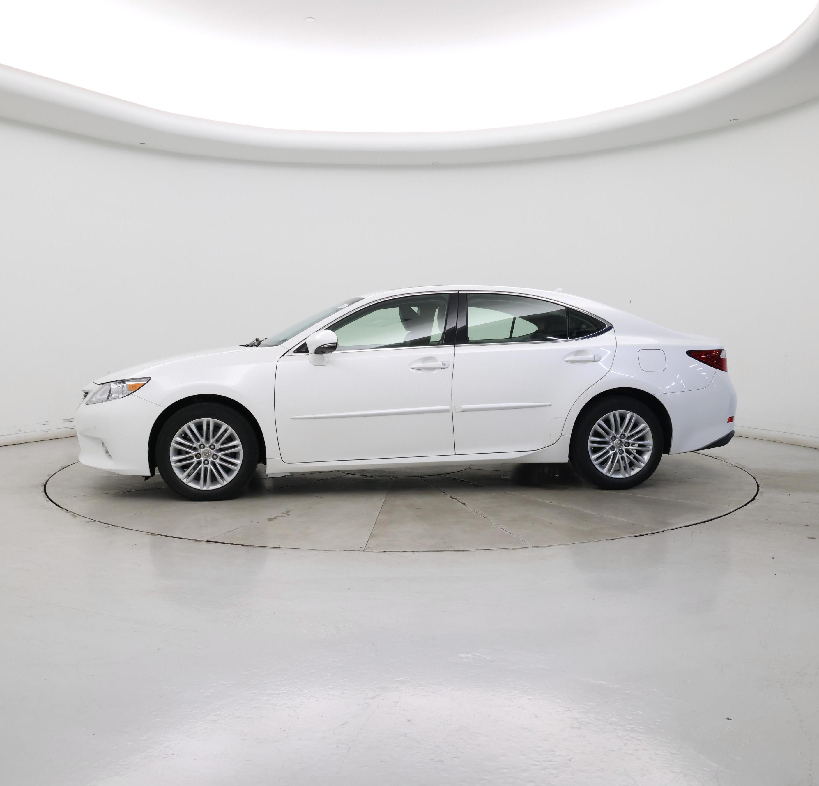 Thumbnail: 2014 Lexus ES - 3