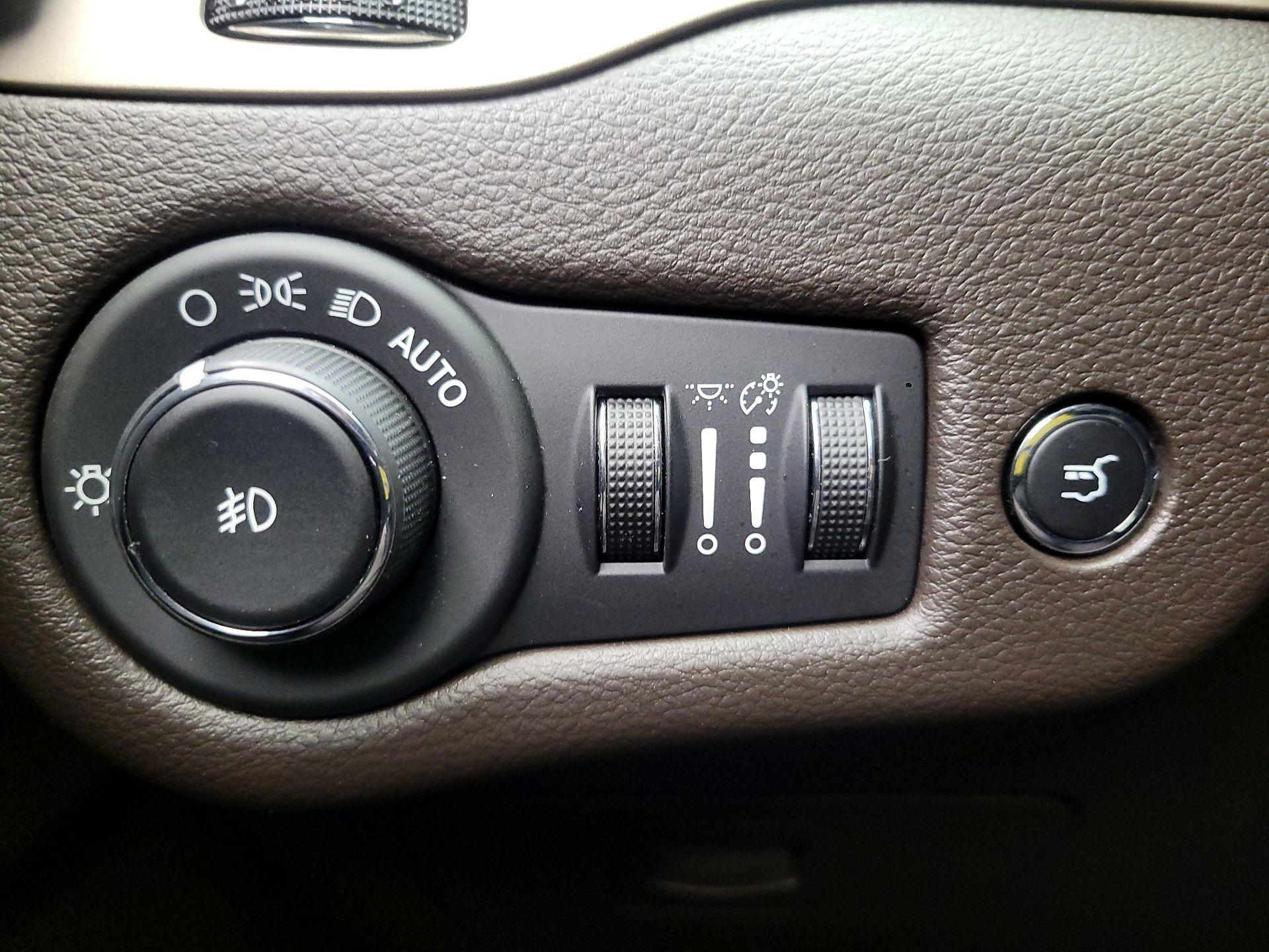 Thumbnail: 2014 Jeep Cherokee - 13