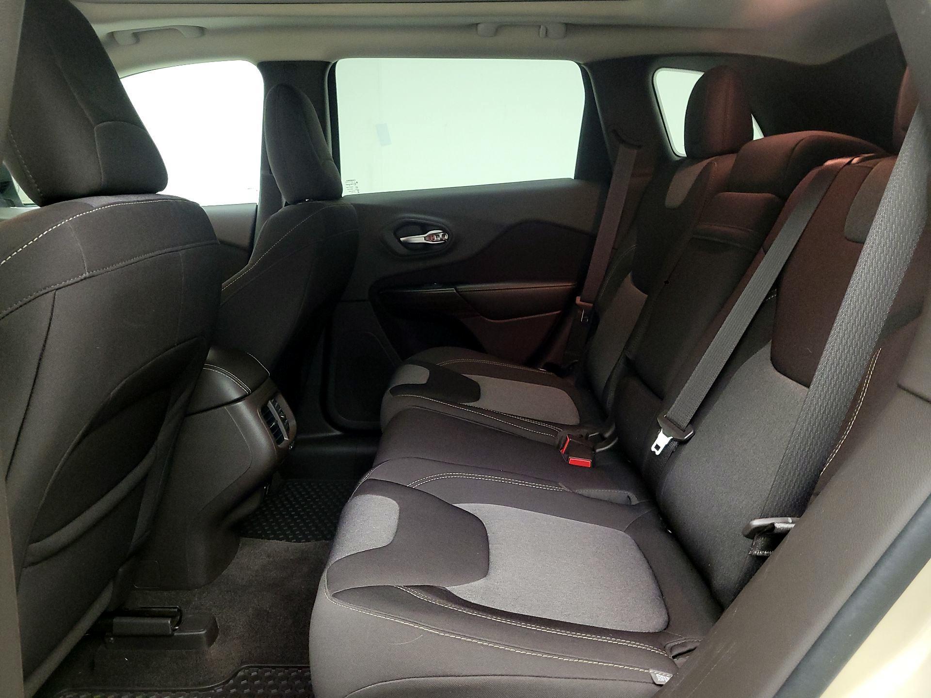 Thumbnail: 2014 Jeep Cherokee - 20
