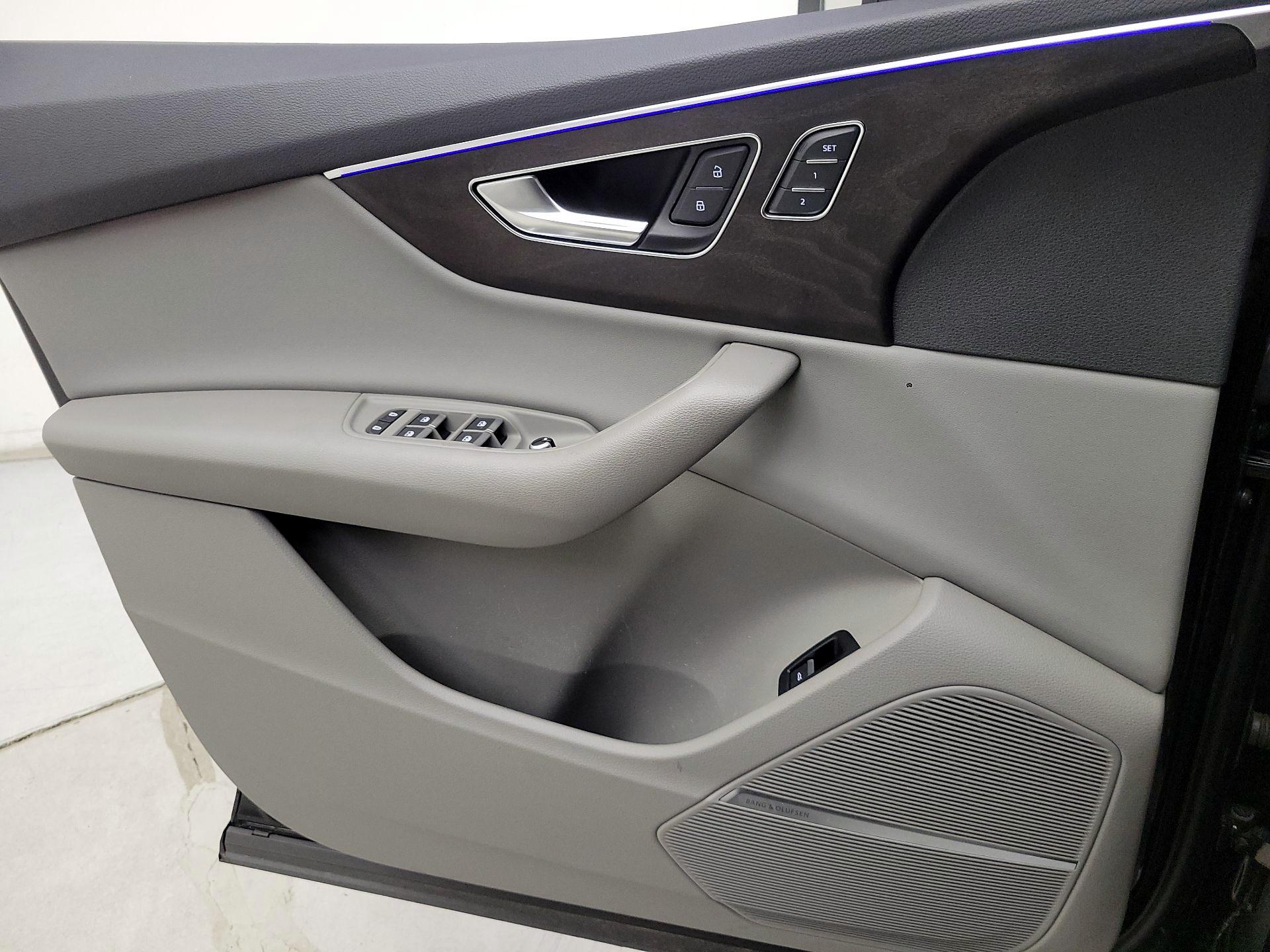 Thumbnail: 2022 Audi Q7 - 12