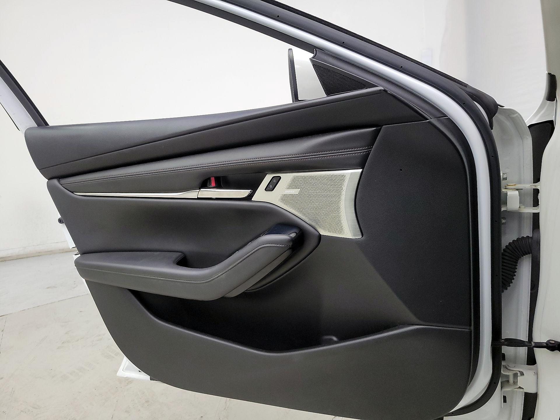 Thumbnail: 2019 Mazda Mazda3 - 12