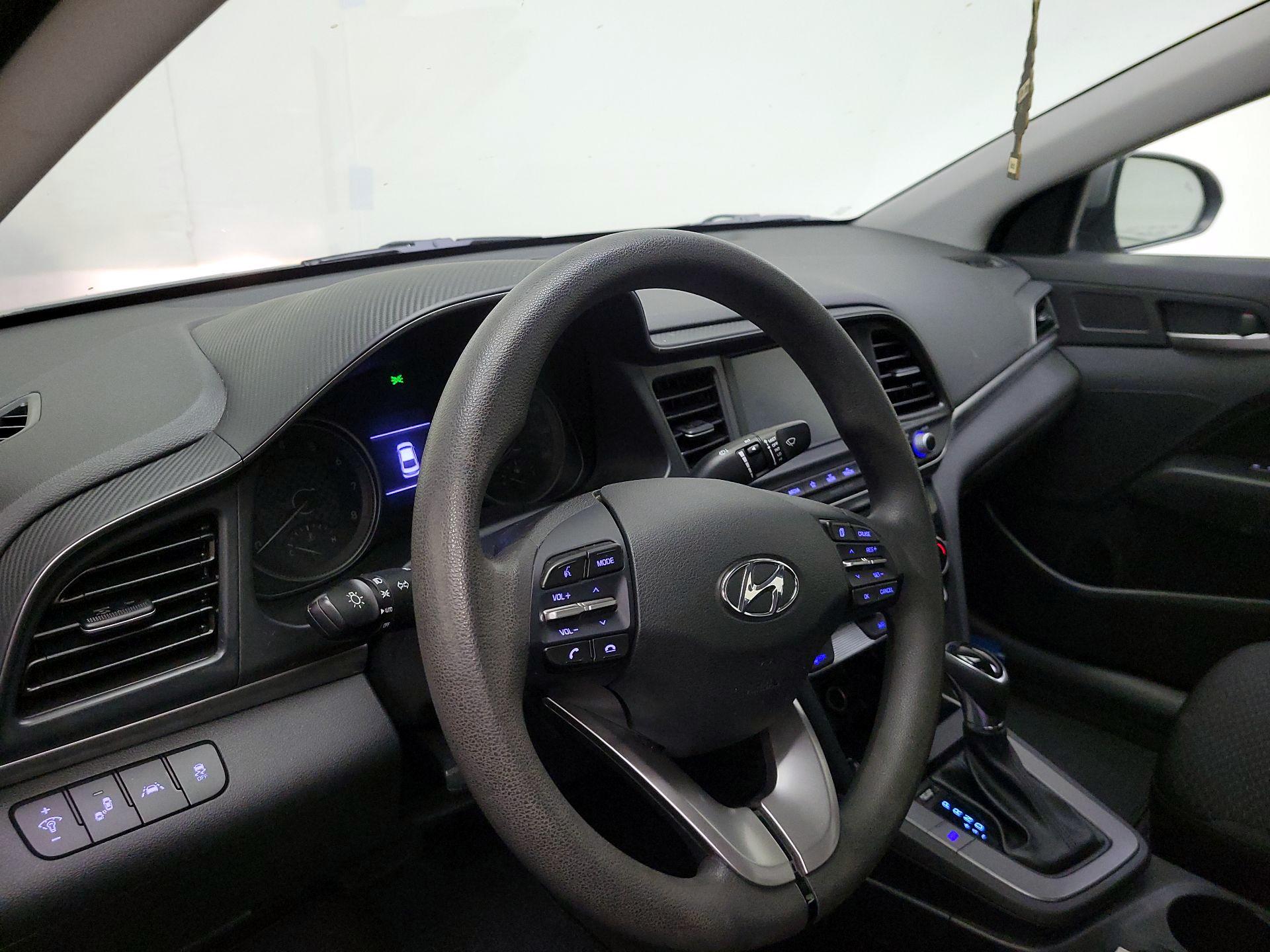 Thumbnail: 2019 Hyundai Elantra - 9