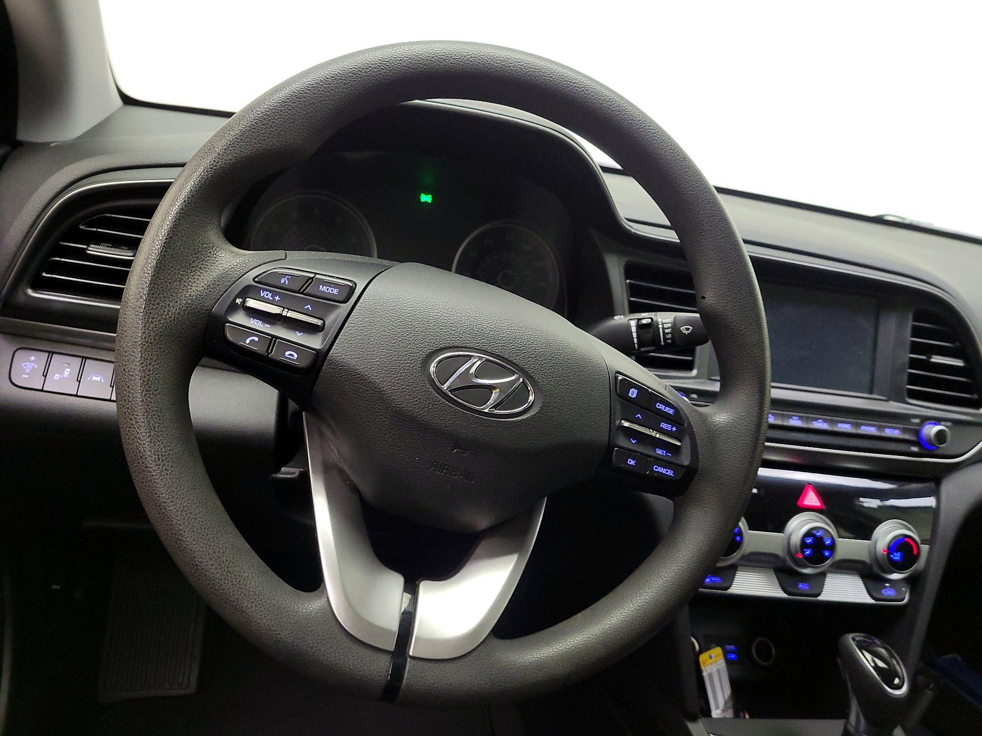 Thumbnail: 2019 Hyundai Elantra - 10