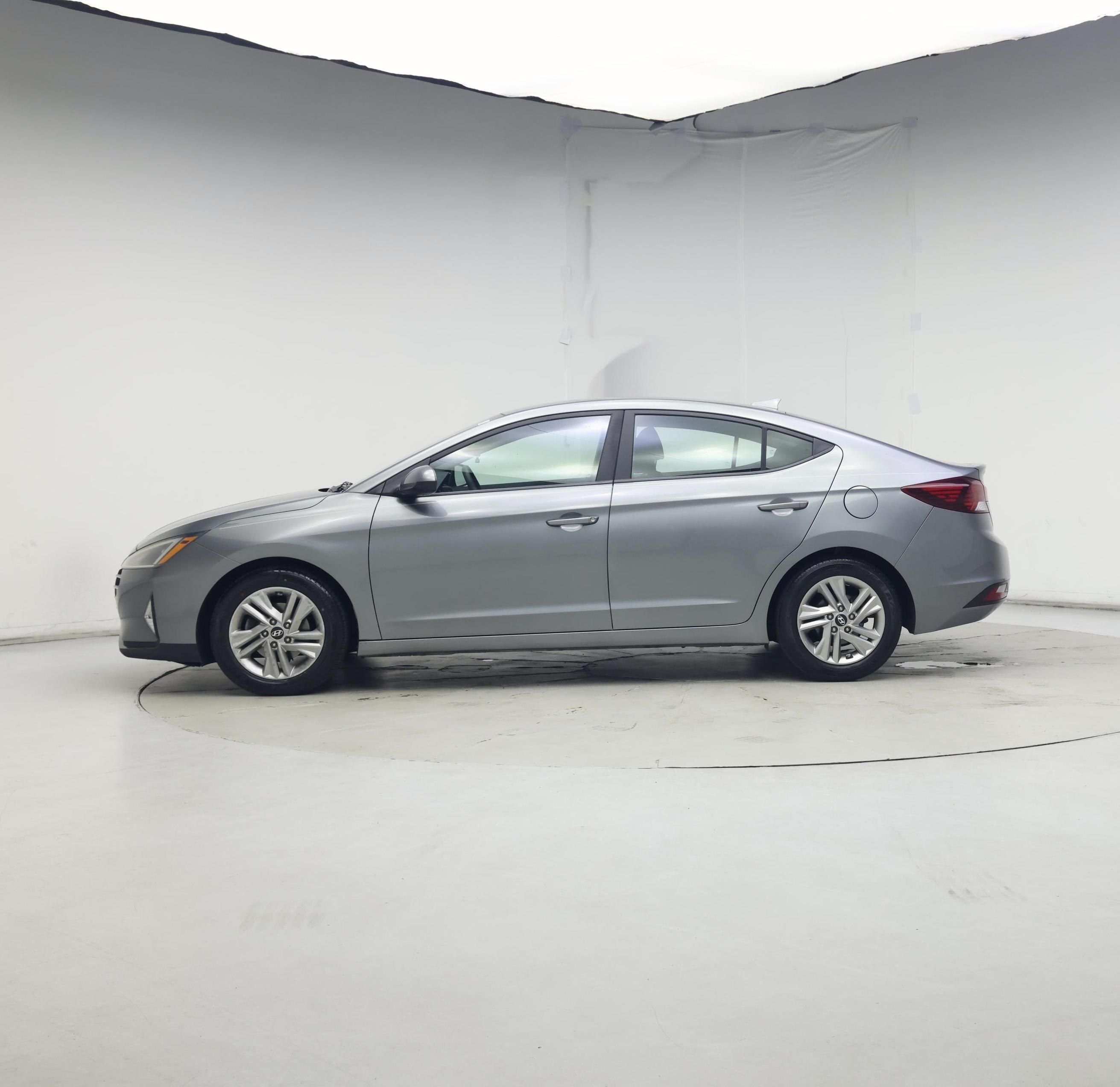 Thumbnail: 2019 Hyundai Elantra - 3