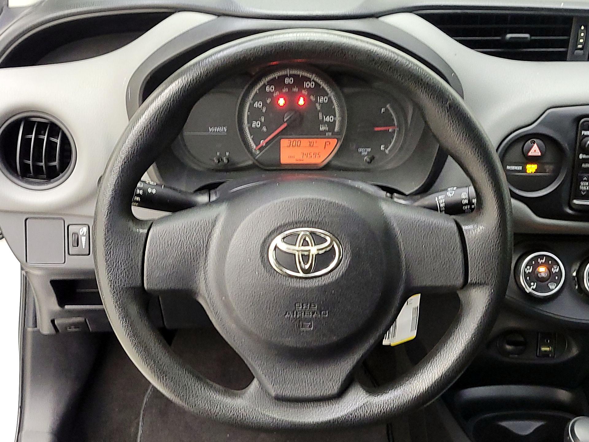 Thumbnail: 2015 Toyota Yaris - 10
