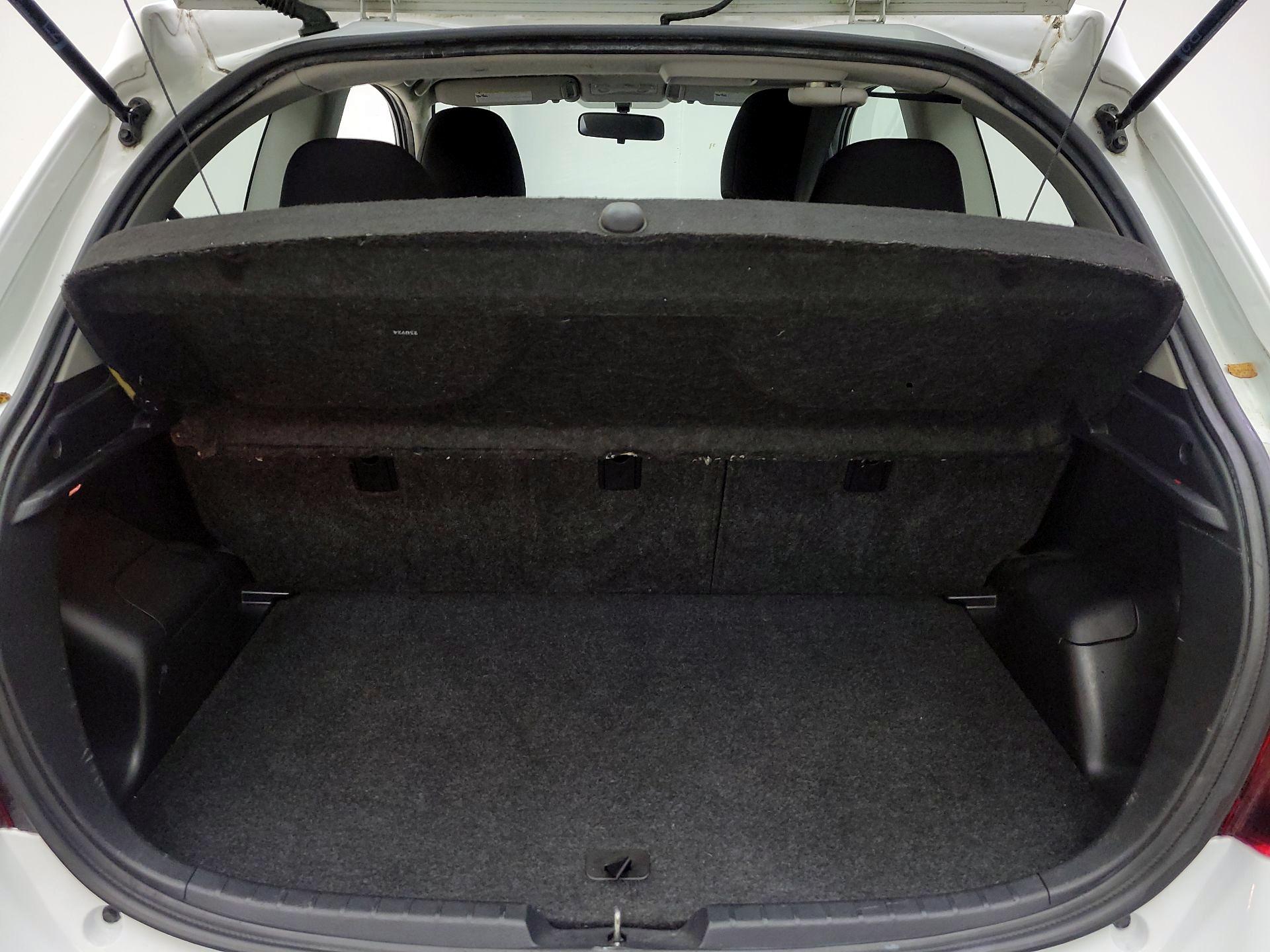 Thumbnail: 2015 Toyota Yaris - 19