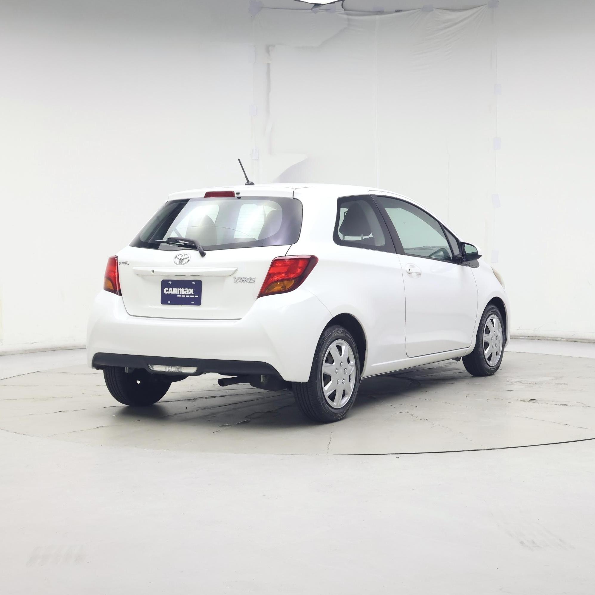 Thumbnail: 2015 Toyota Yaris - 8